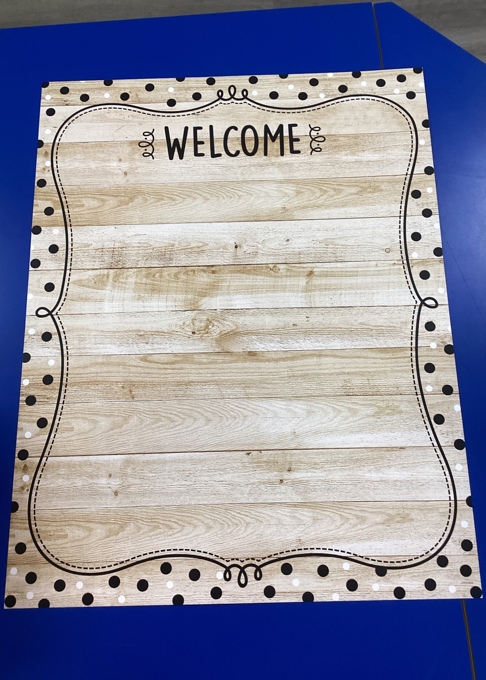 Black, White, & Wood Welcome Chart