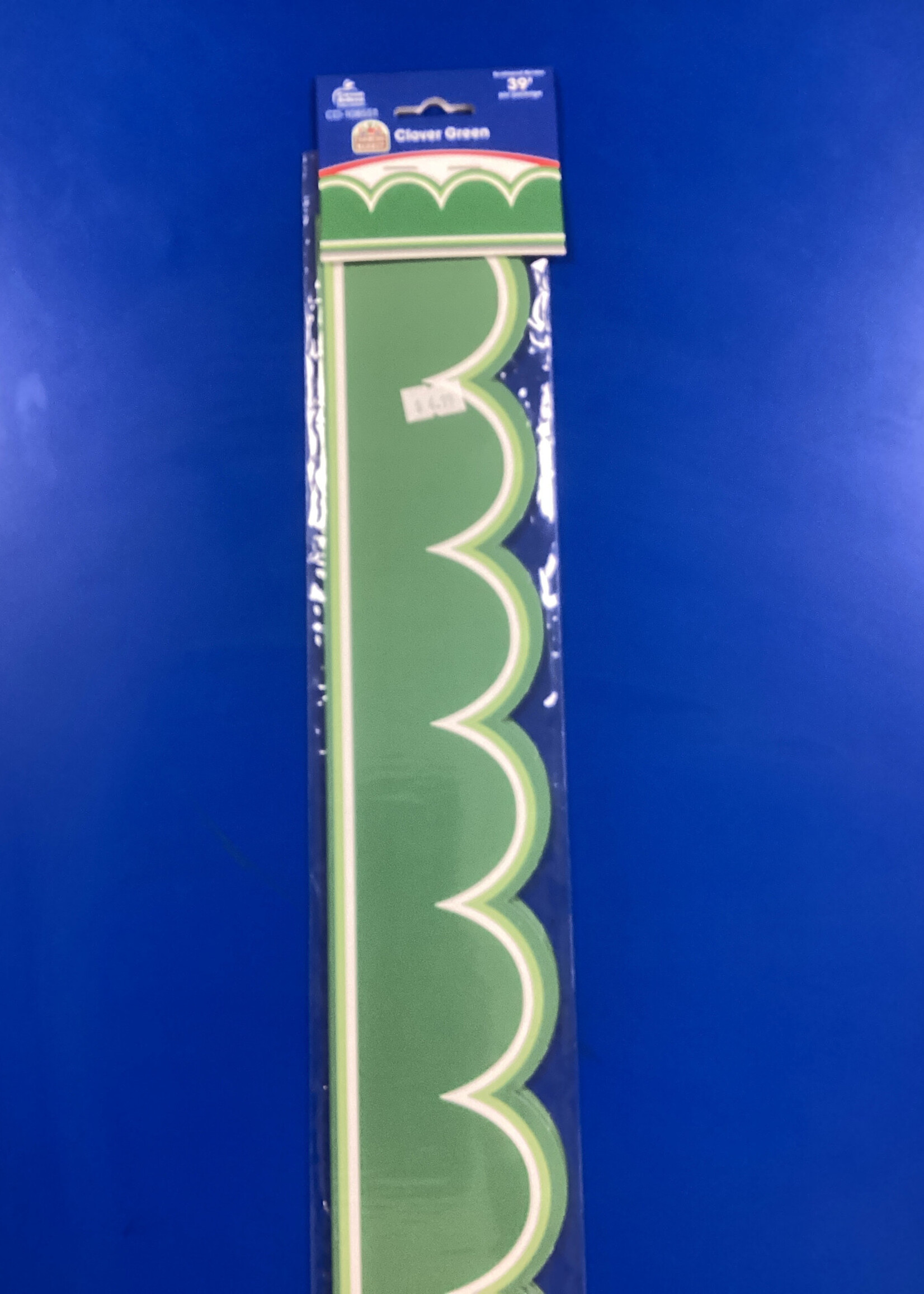 Farmers Market Clover Green Scalloped Border39’