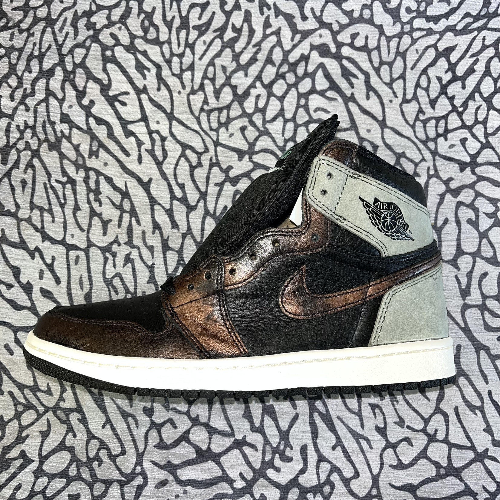 Air Jordan 1 Retro High Light Army Rust Shadow Patina - Lavish