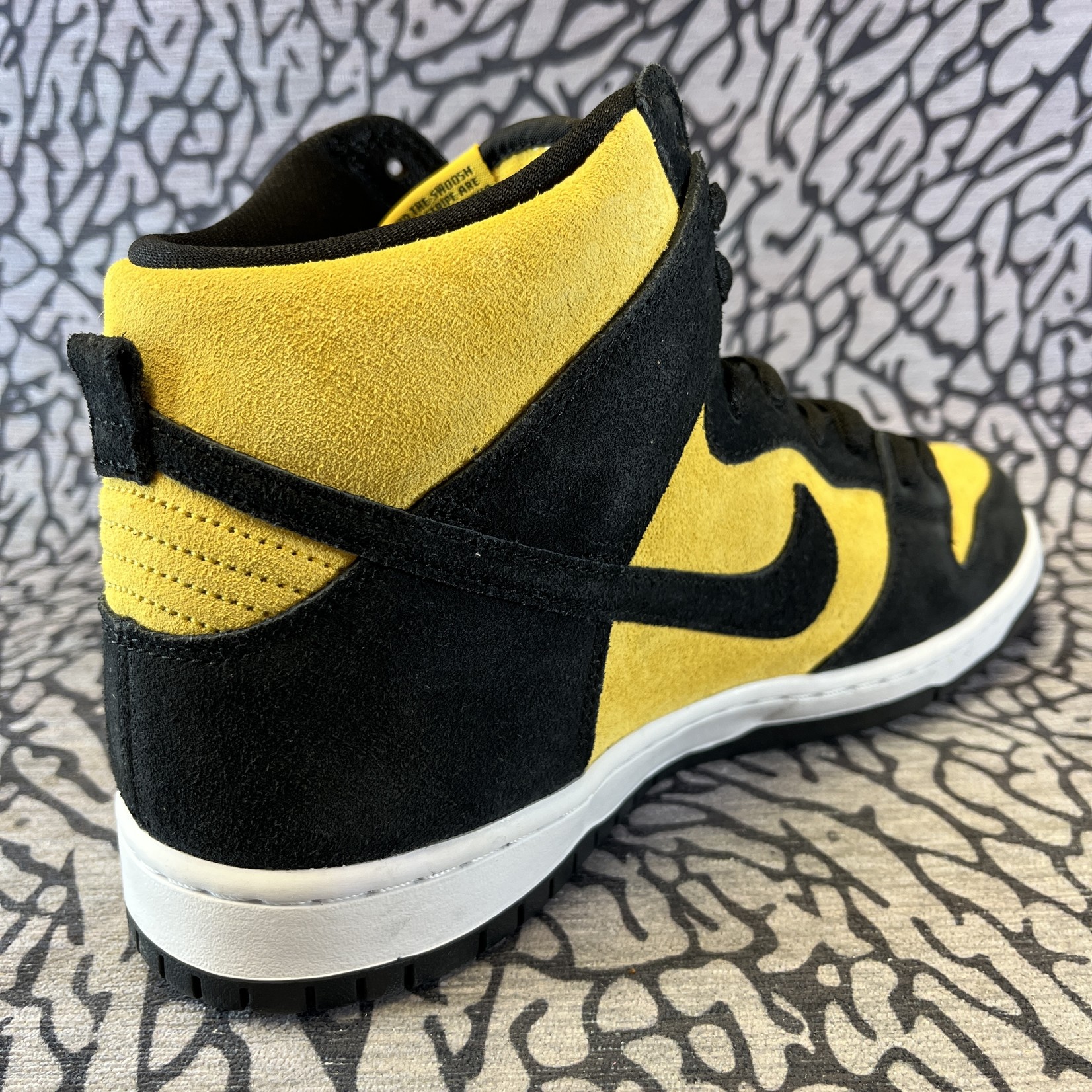 nike dunk goldenrod high