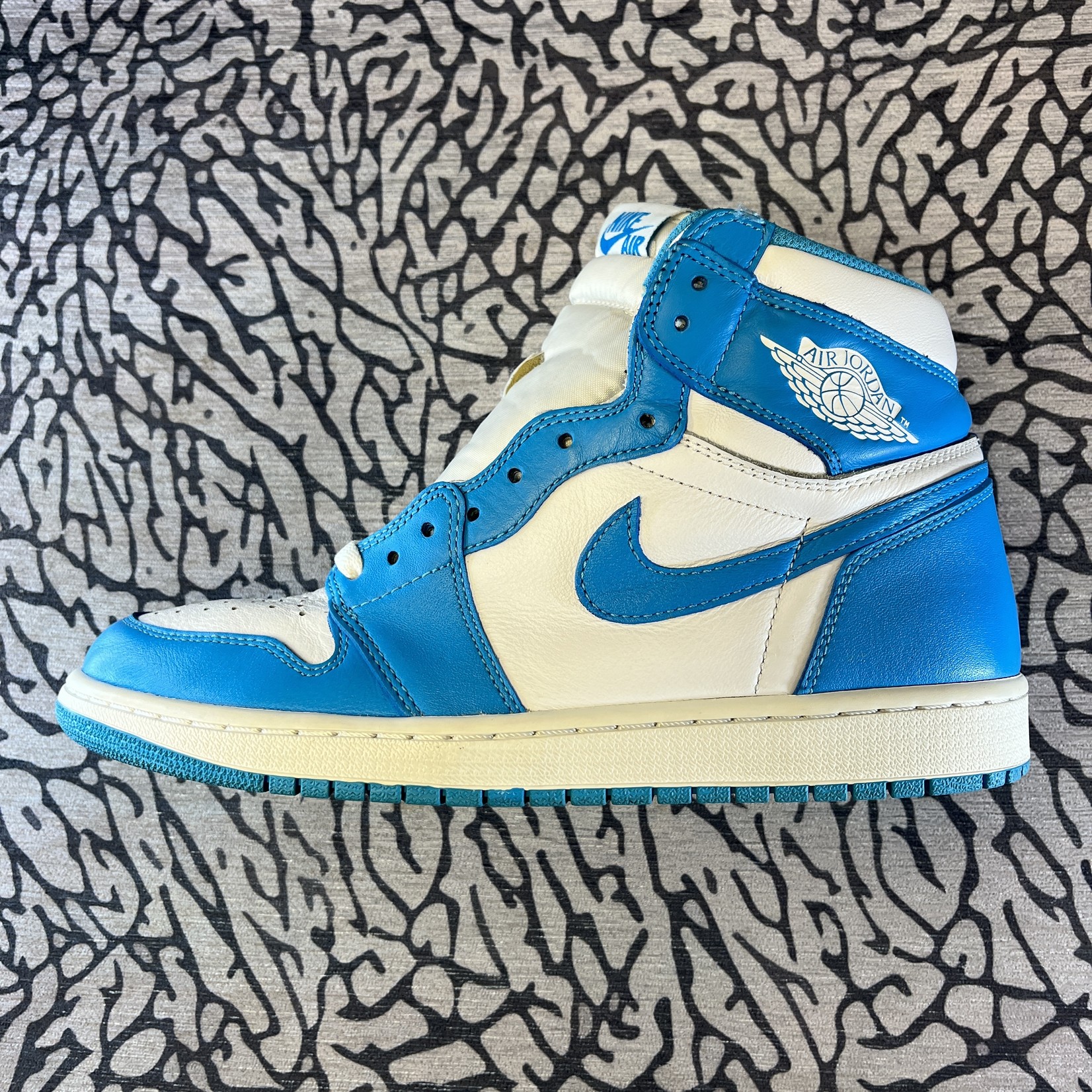 Jordan Pre-owned Air Jordan 1 Retro High UNC Rep Box