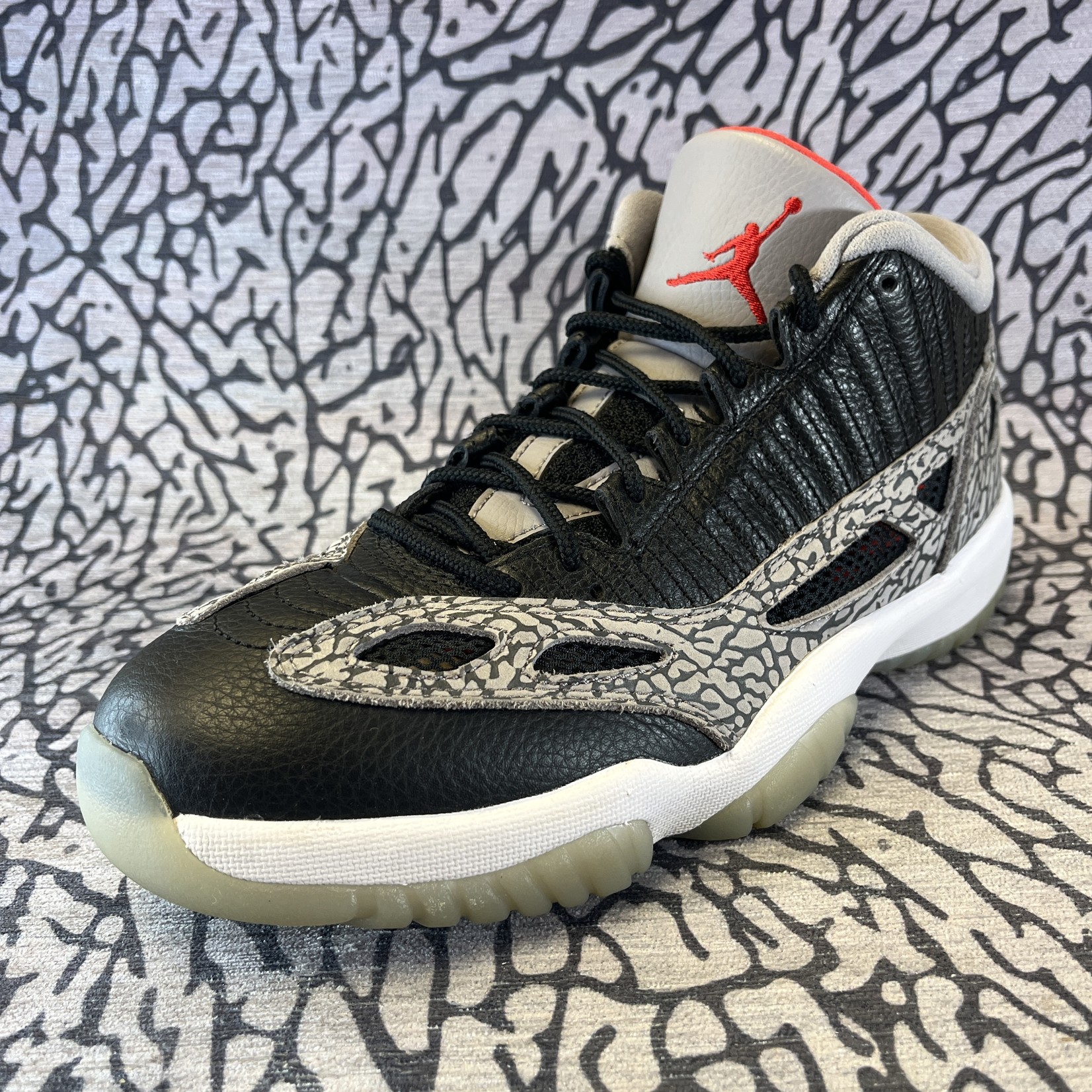 Jordan Pre-owned Air Jordan 11 Retro Low IE Black Cement