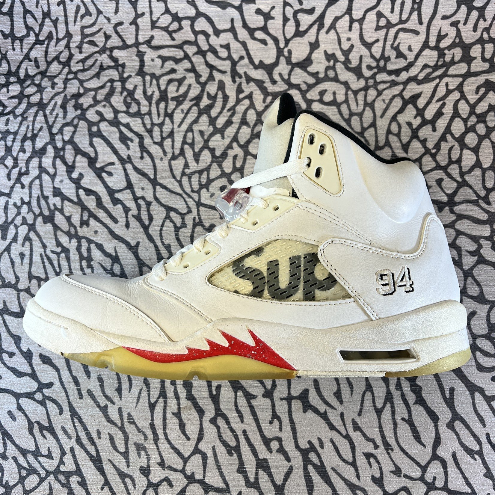 Jordan Pre-owned Air Jordan 5 Retro Supreme White Rep Box