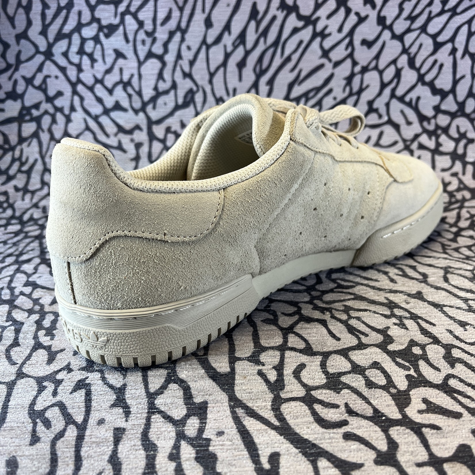 Incubus Insecten tellen Bowling Yeezy Pre-owned Yeezy Powerphase Clear Brown - Lavish Life Sneakers
