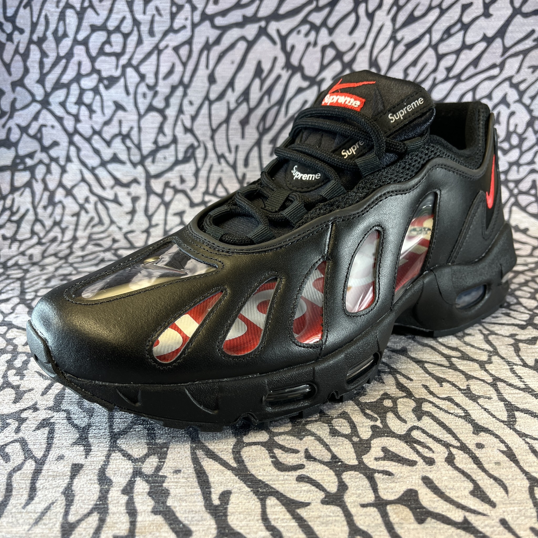Nike Air Max 96 Supreme Black - Lavish Life Sneakers
