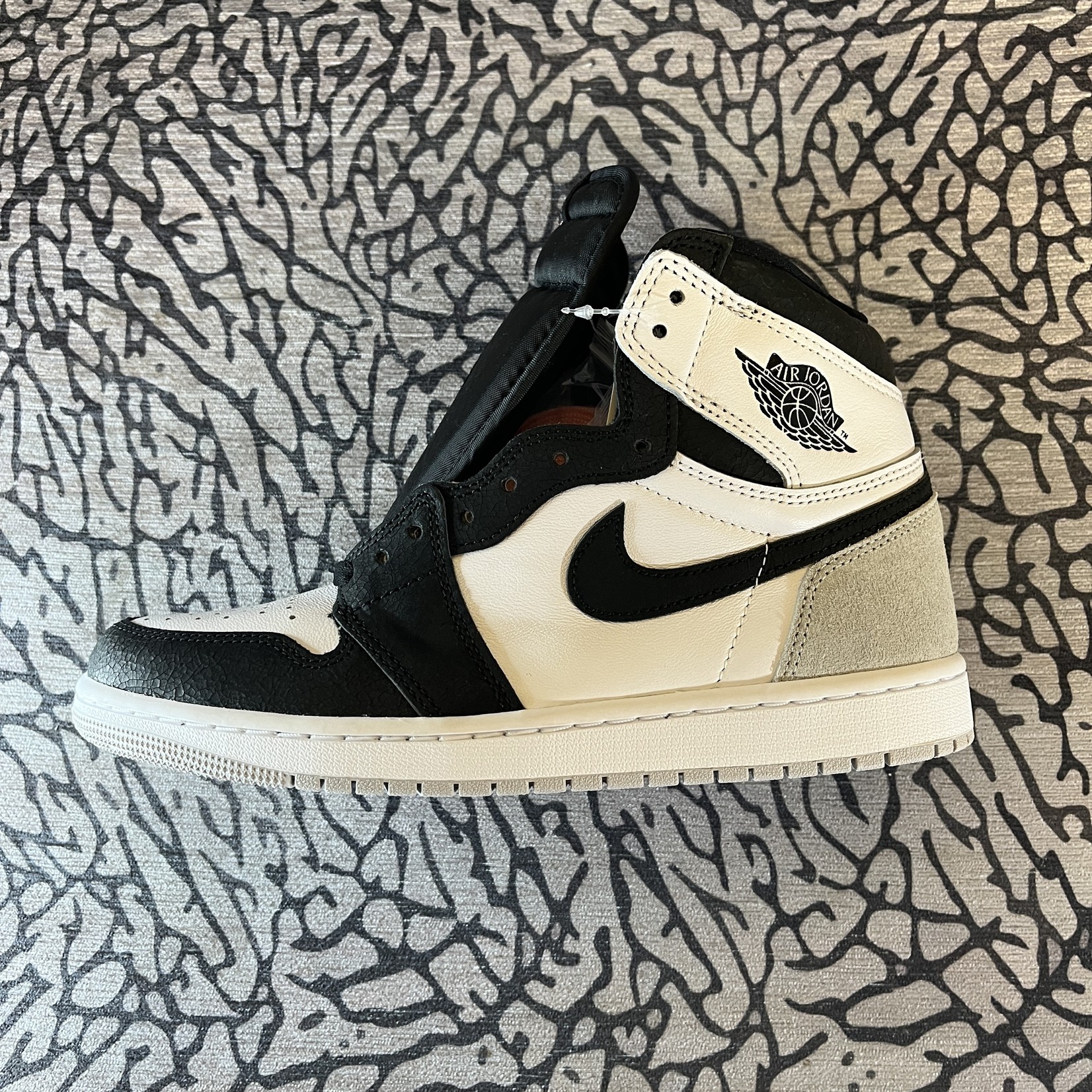 Jordan Air Jordan 1 Retro High OG Bleached Coral