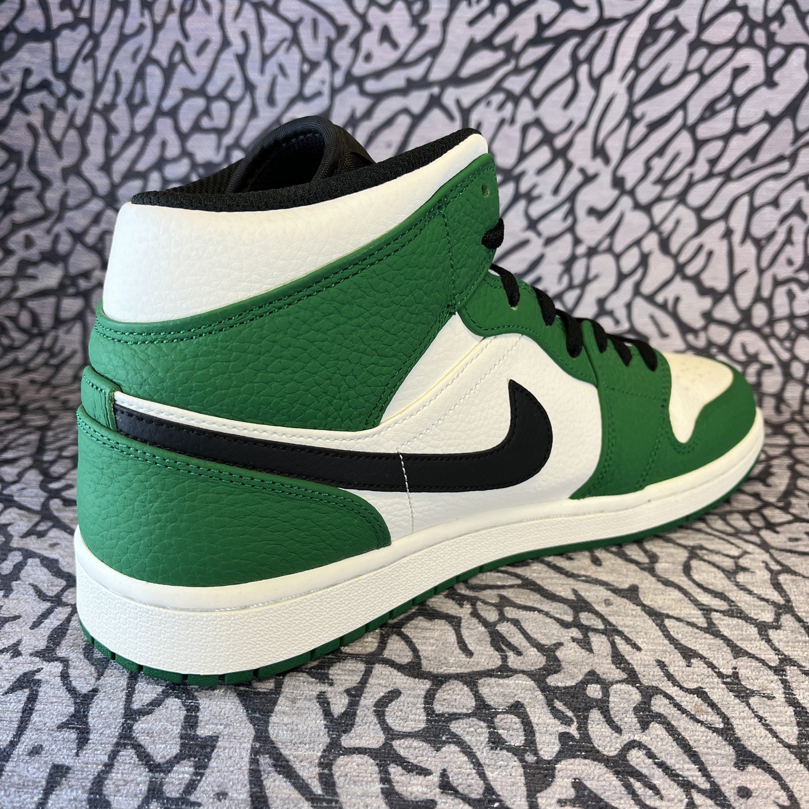 Jordan Pre-owned Air Jordan 1 Mid Pine Green