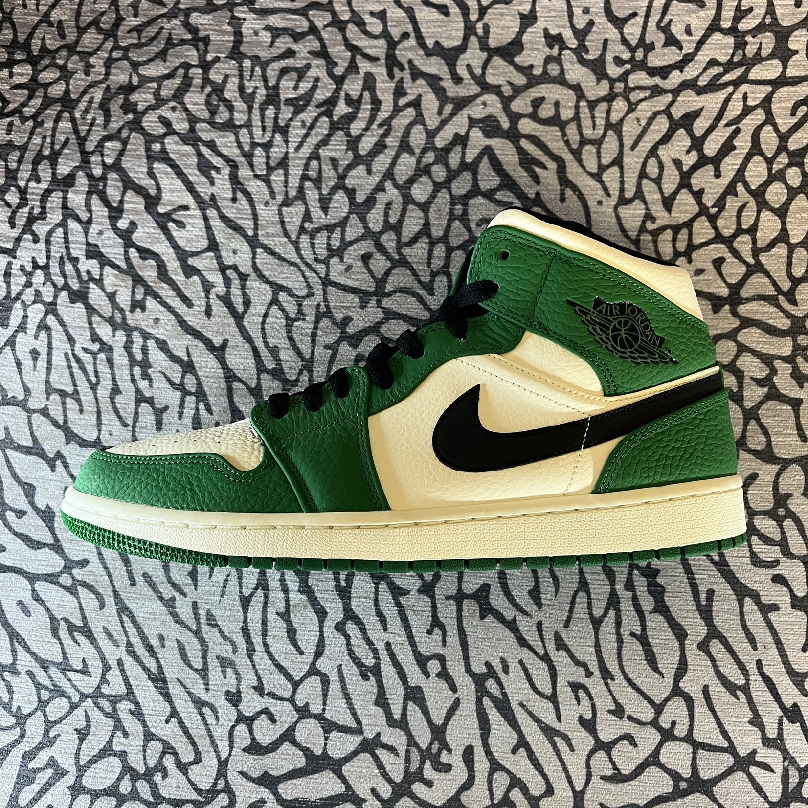 Jordan Pre-owned Air Jordan 1 Mid Pine Green