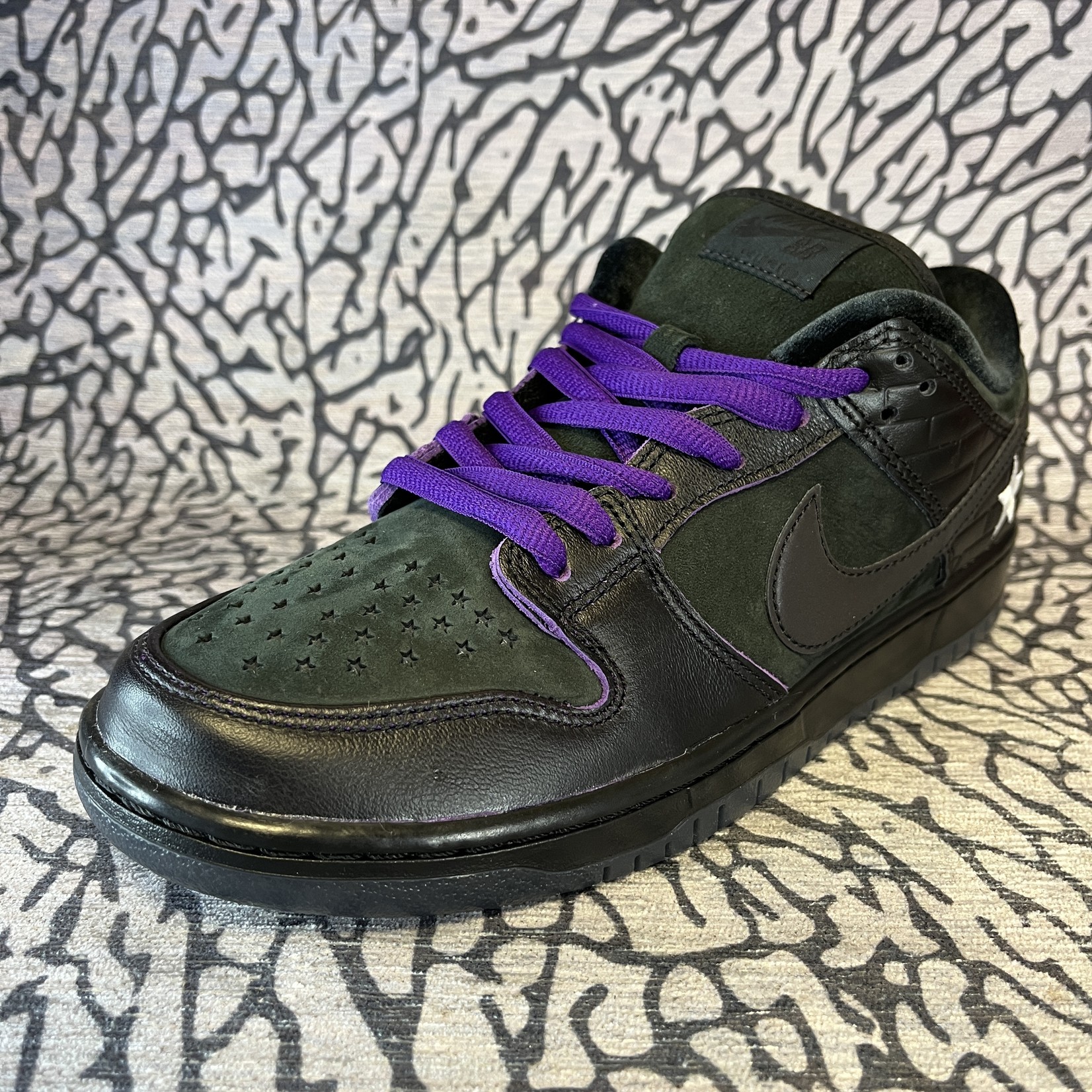 Familia x First Avenue x Nike SB Dunk Low Prince