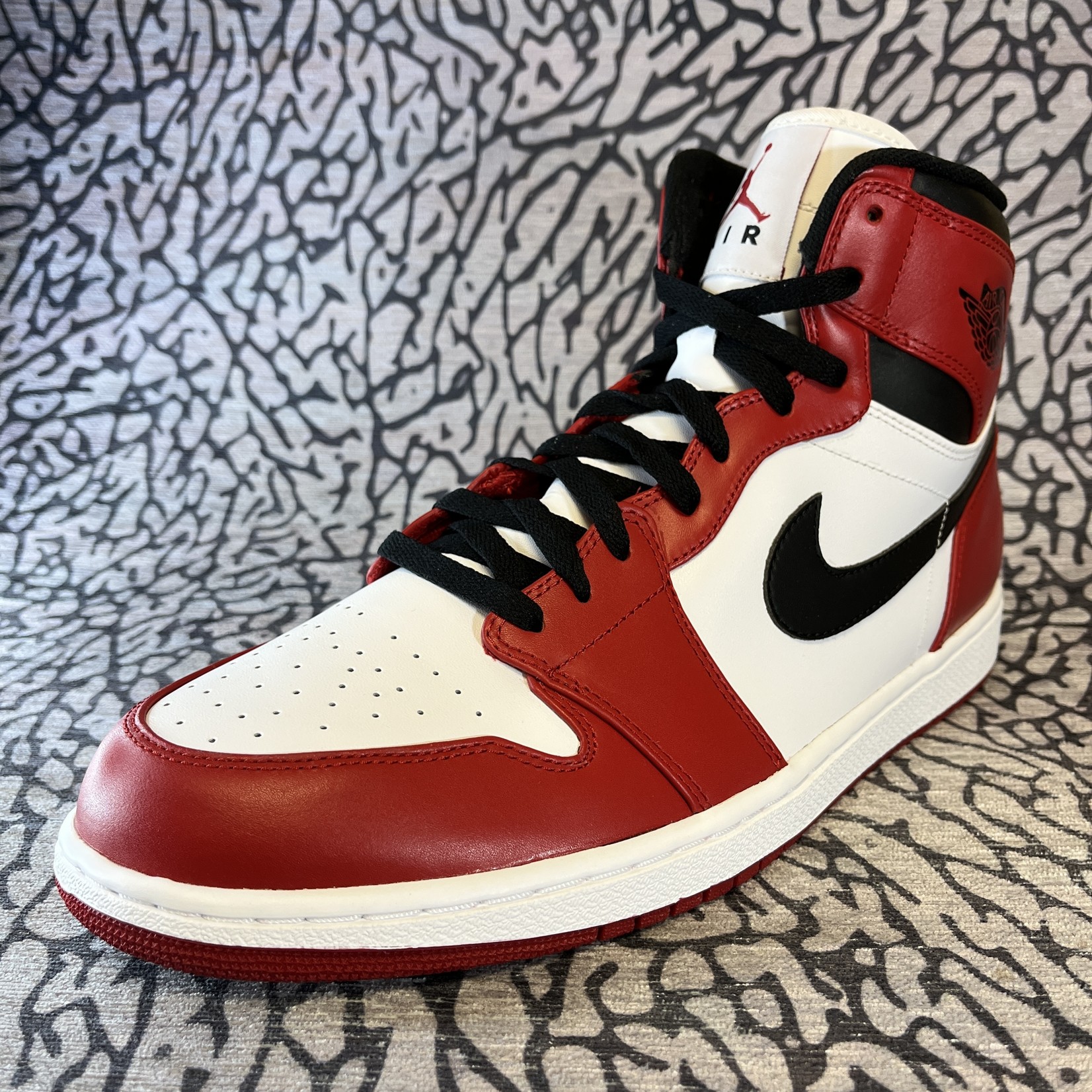 Jordan Air Jordan 1 Retro Chicago 2013 - Lavish Life Sneakers