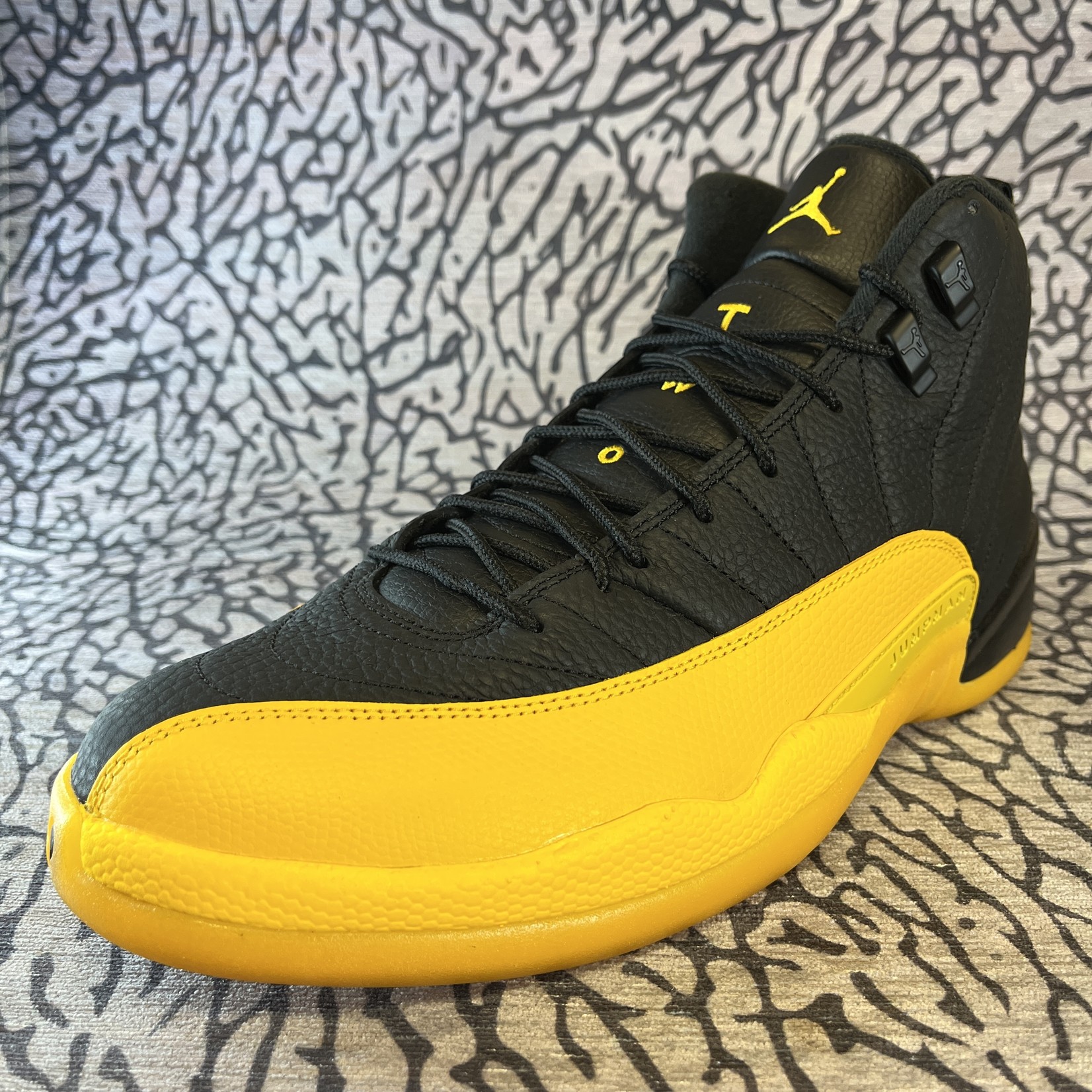 Jordan Air Jordan 12 Retro Black University Gold