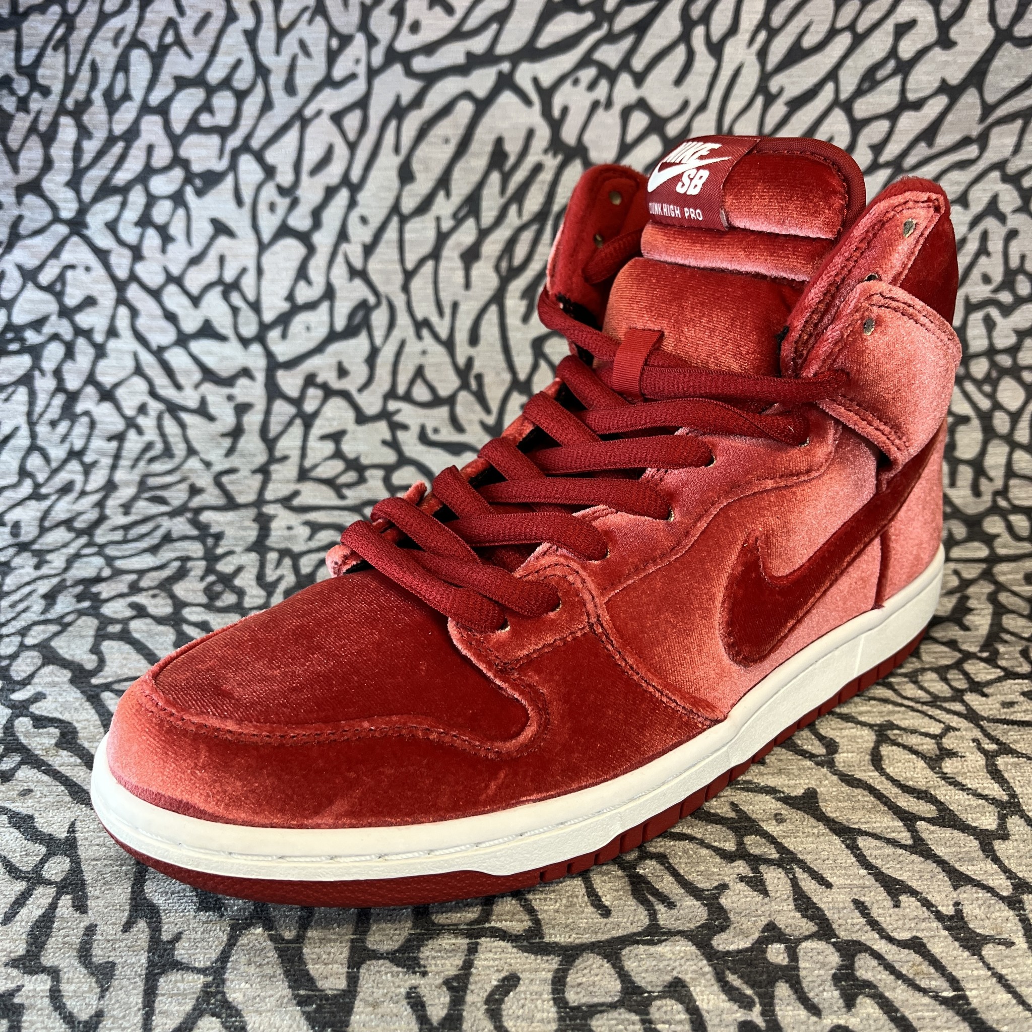 Nike SB SB Dunk High Red Velvet Damaged Box - Lavish Life