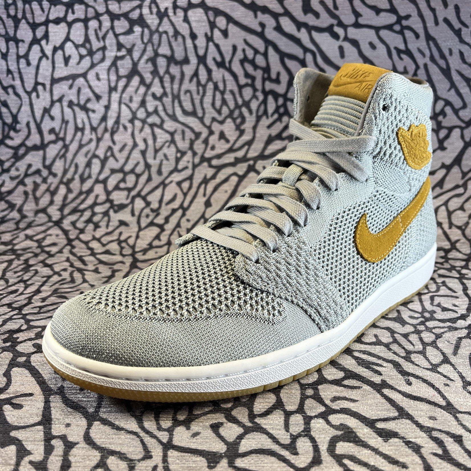 Jordan 1 retro clearance high flyknit wolf grey