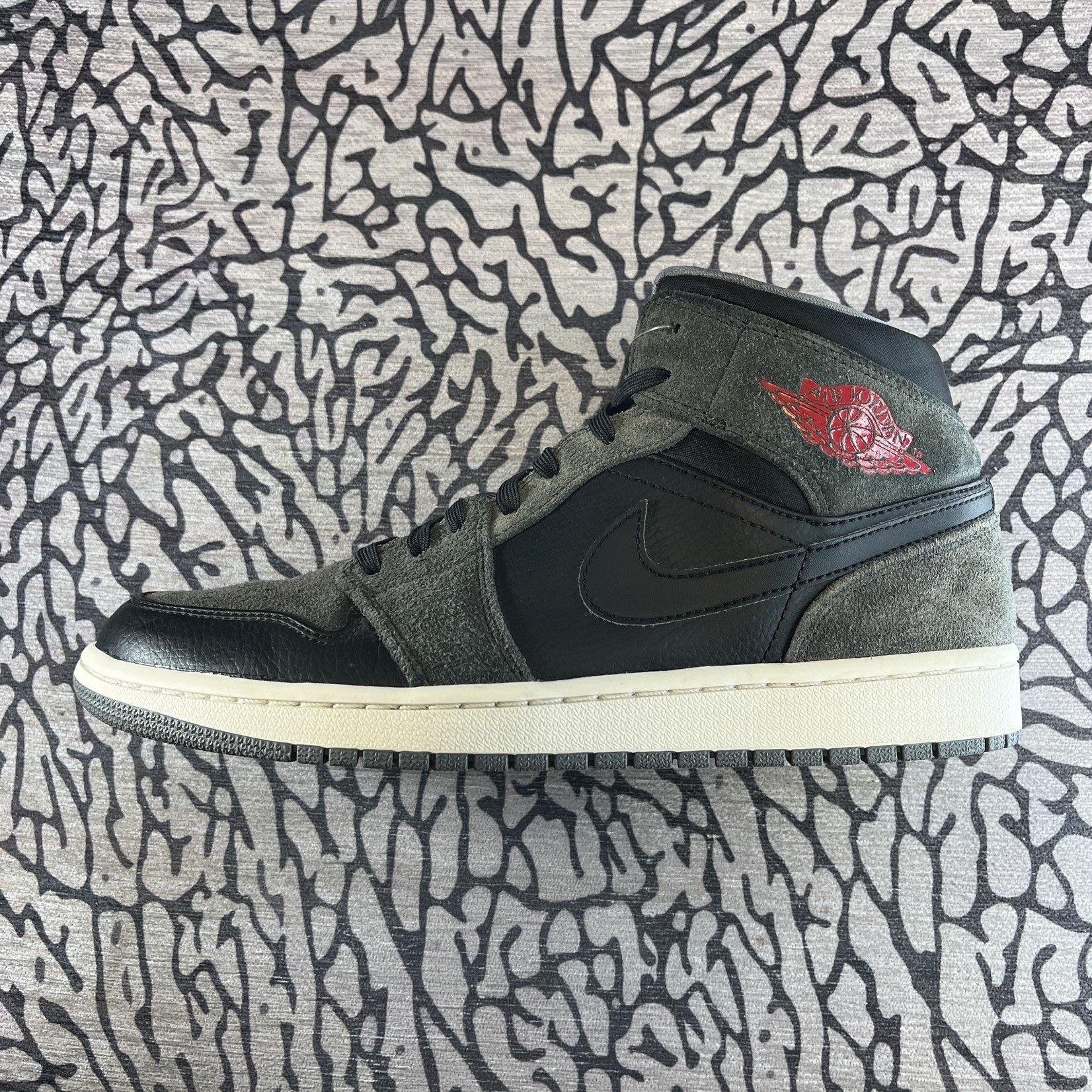 Jordan Pre-owned Air Jordan 1 Retro Mid Black Gym Red Anthracite Rep Box