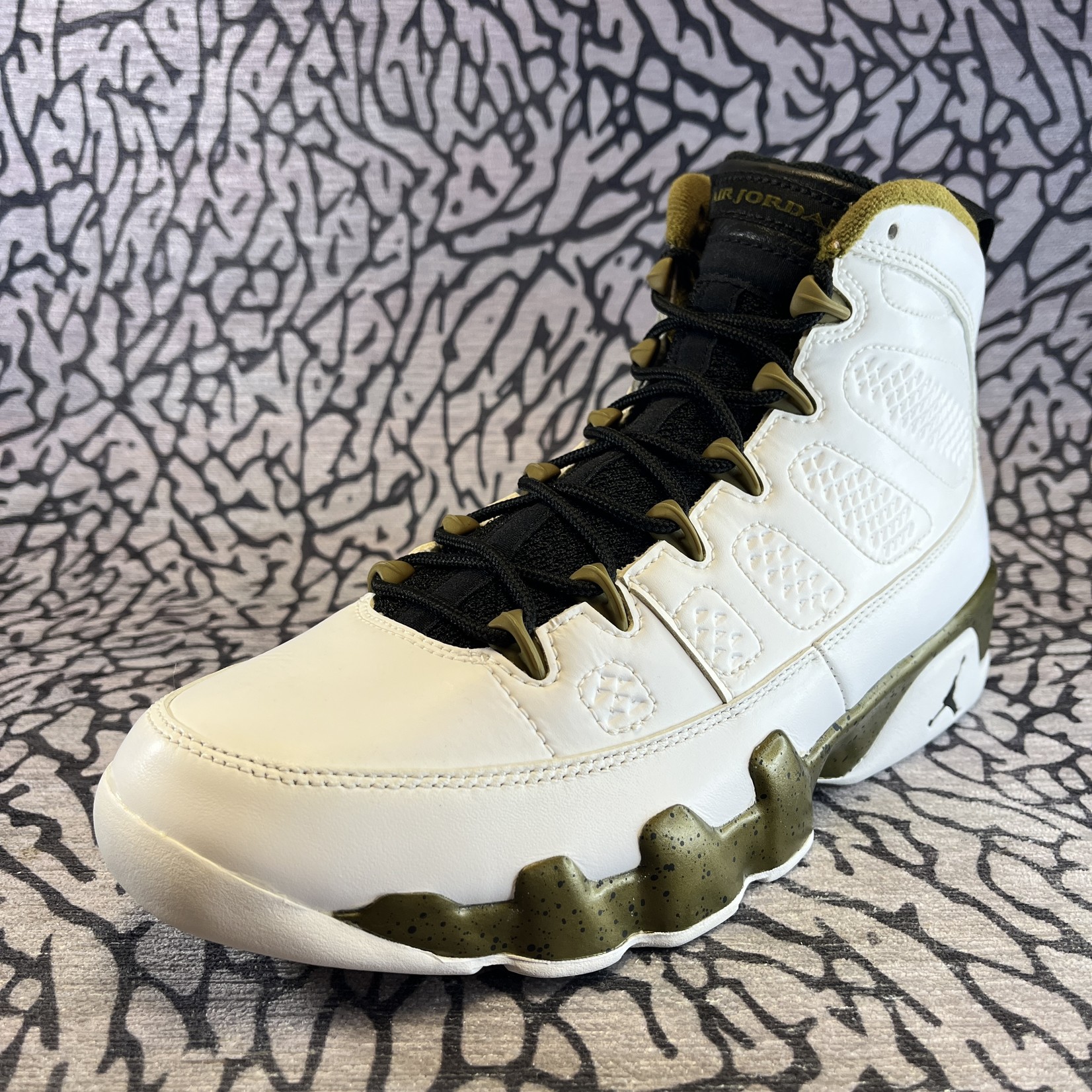 Jordan Pre-owned Air Jordan 9 Retro Statue Rep Box