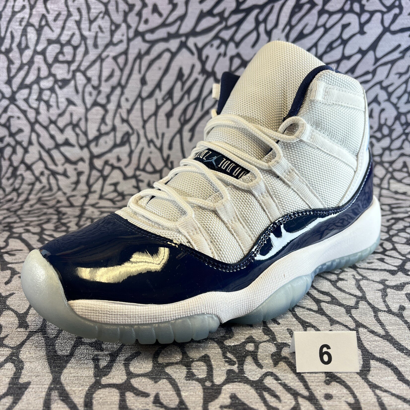 Jordan Pre-owned Air Jordan 11 Retro UNC Win Like 82