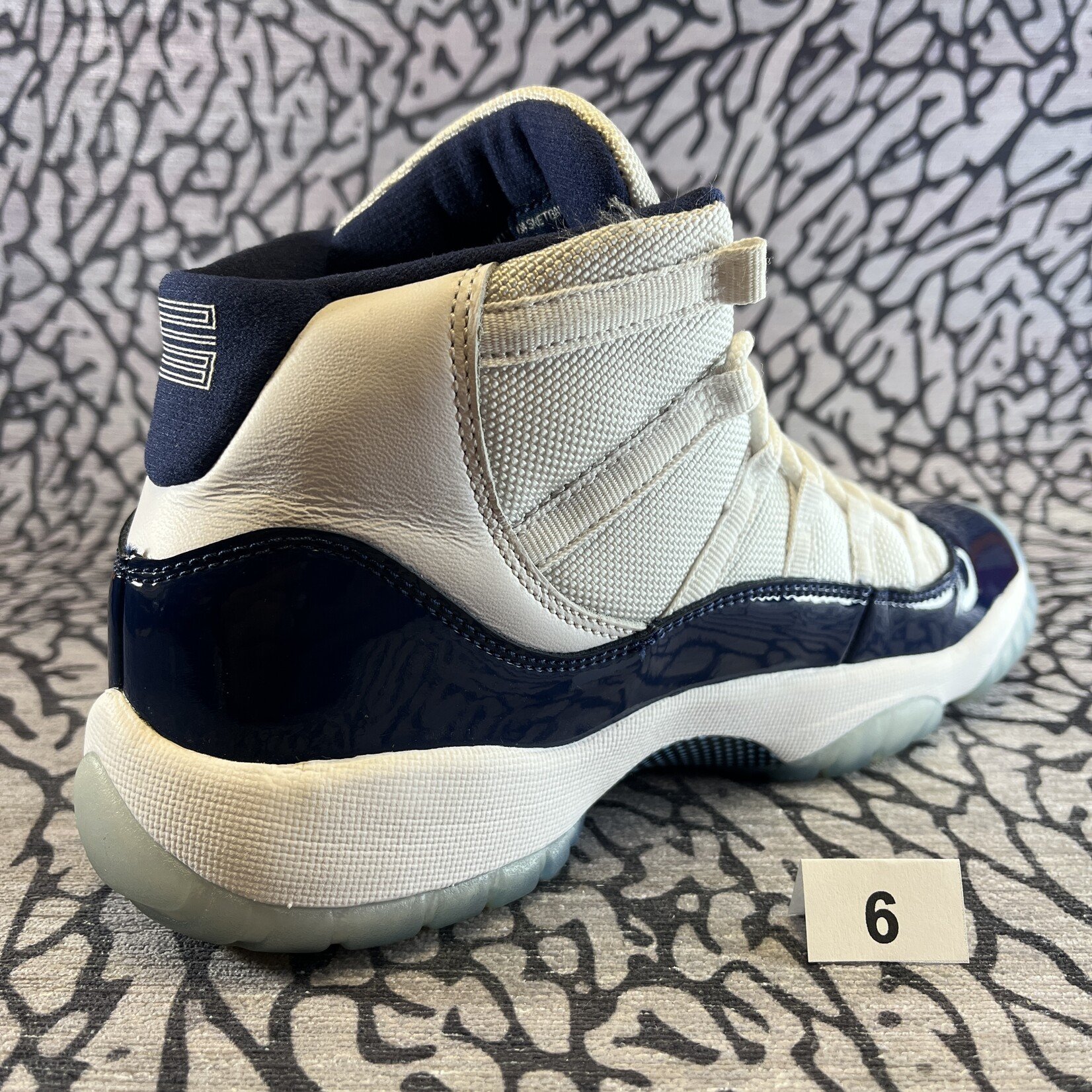 Jordan Pre-owned Air Jordan 11 Retro UNC Win Like 82