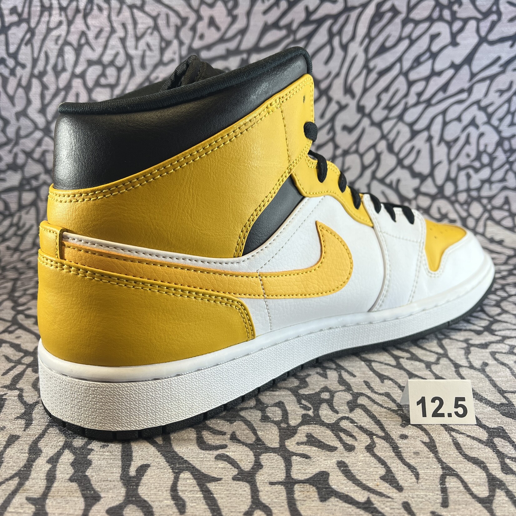 Jordan Pre-owned Air Jordan 1 Mid University Gold
