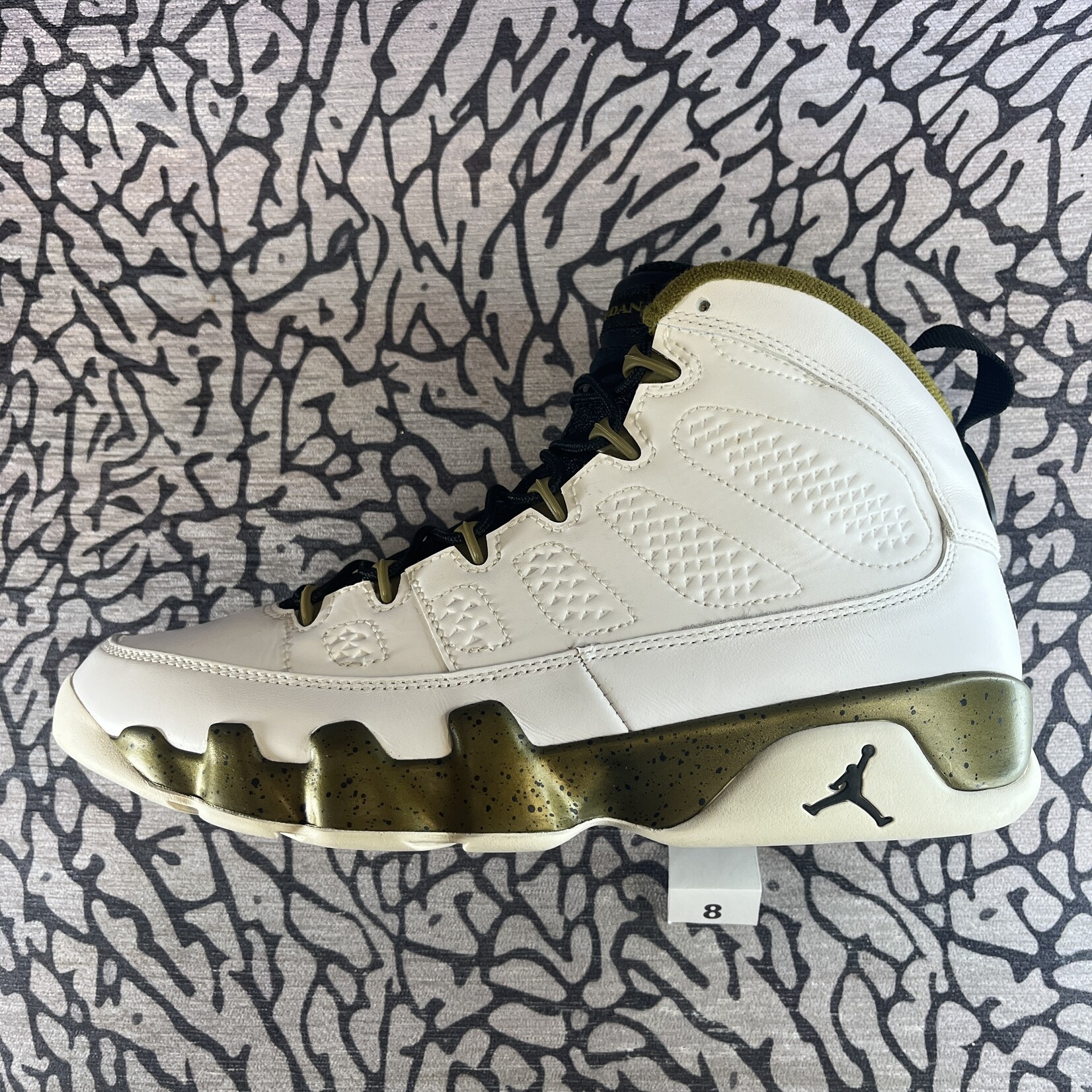 Jordan Pre-owned Air Jordan 9 Retro Statue Rep Box