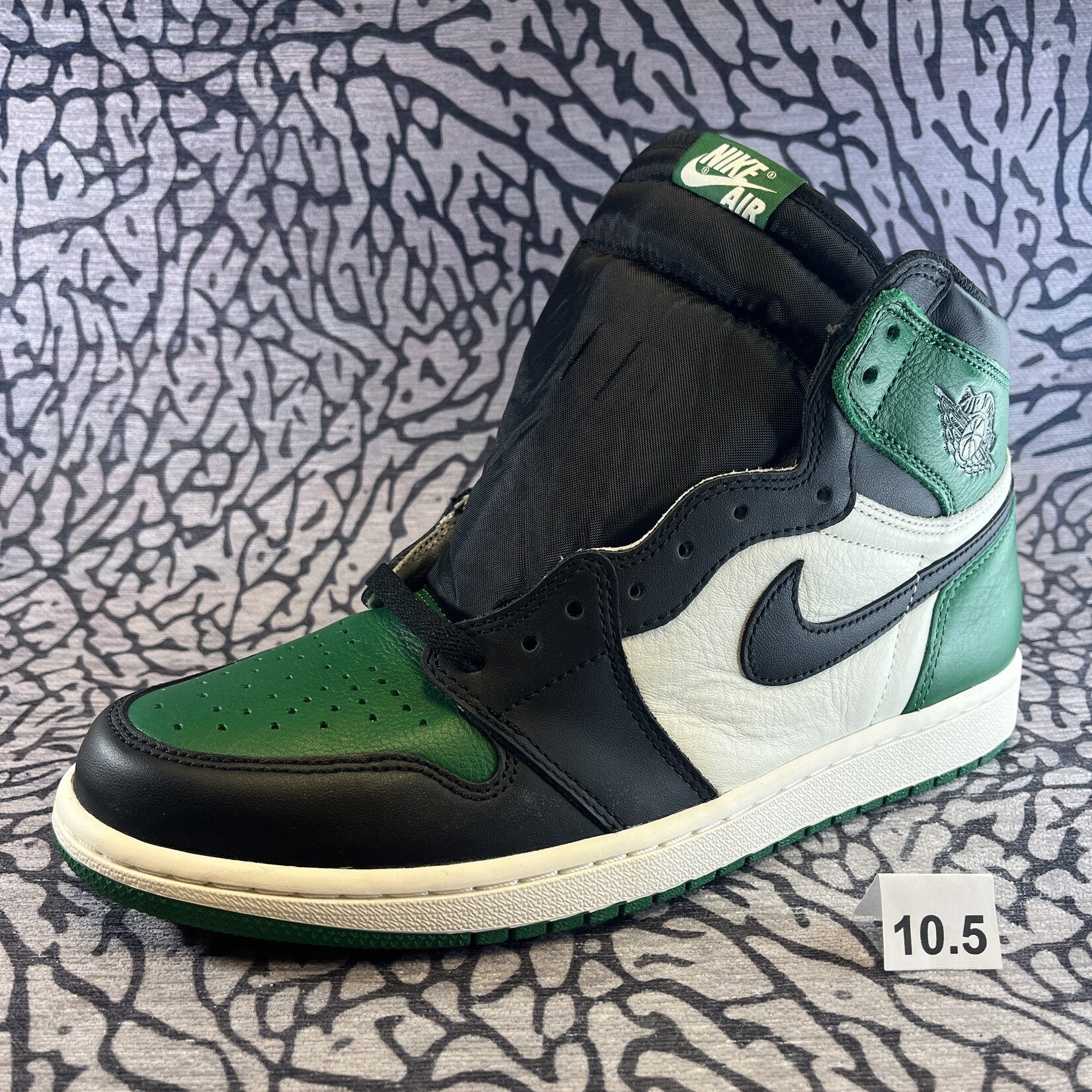 Jordan Pre-owned Air Jordan 1 Retro High Pine Green