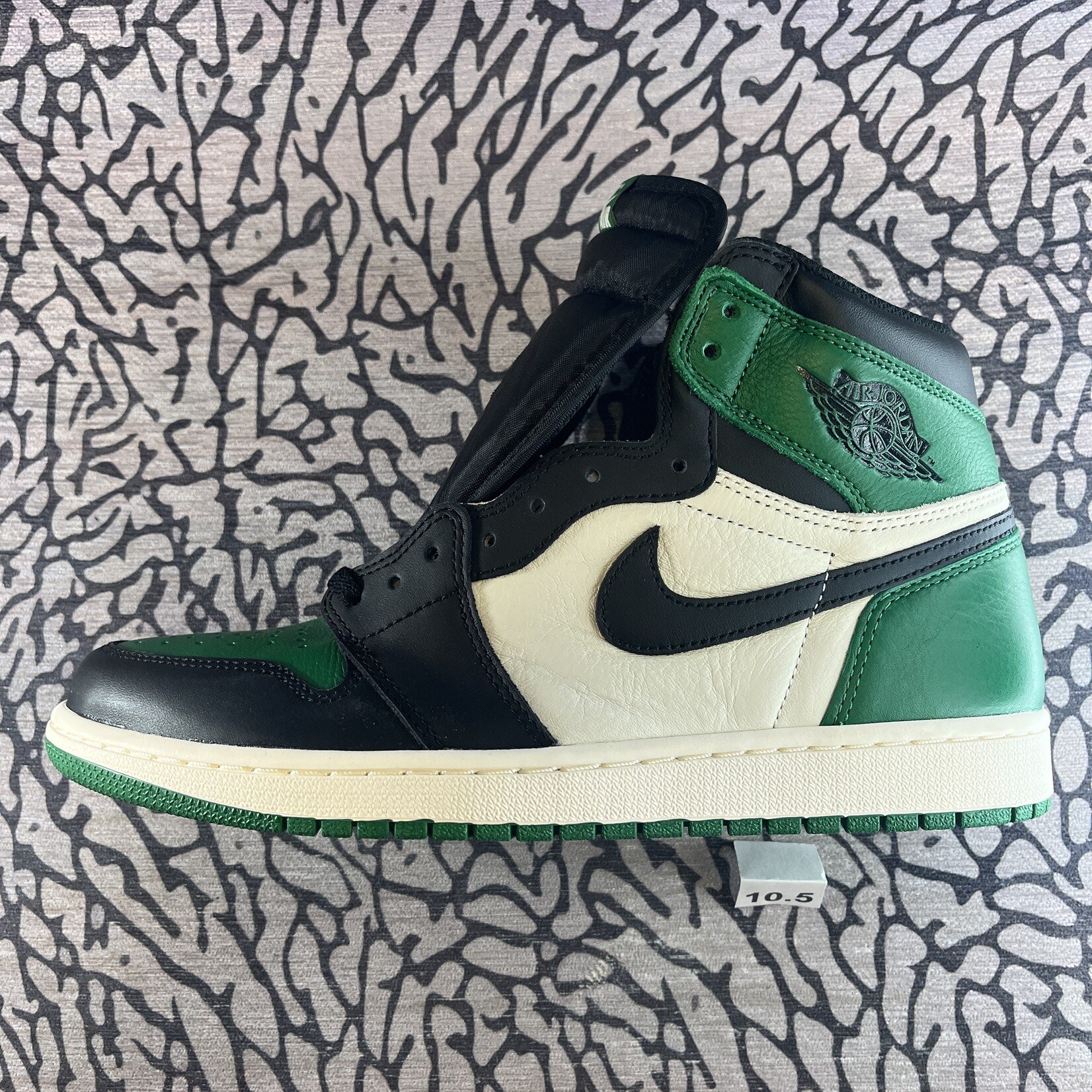 Jordan Pre-owned Air Jordan 1 Retro High Pine Green