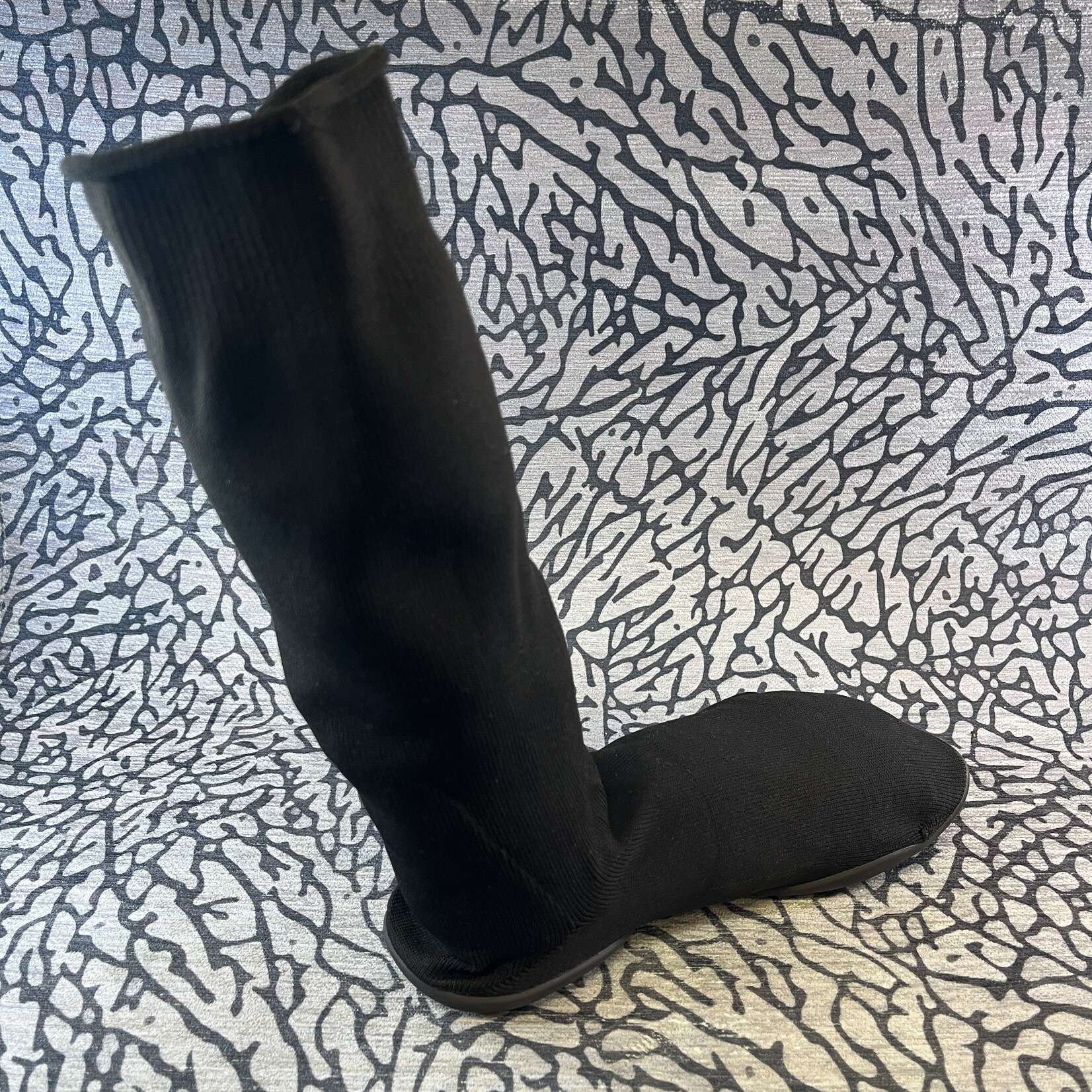 Yeezy YZY Pods Black