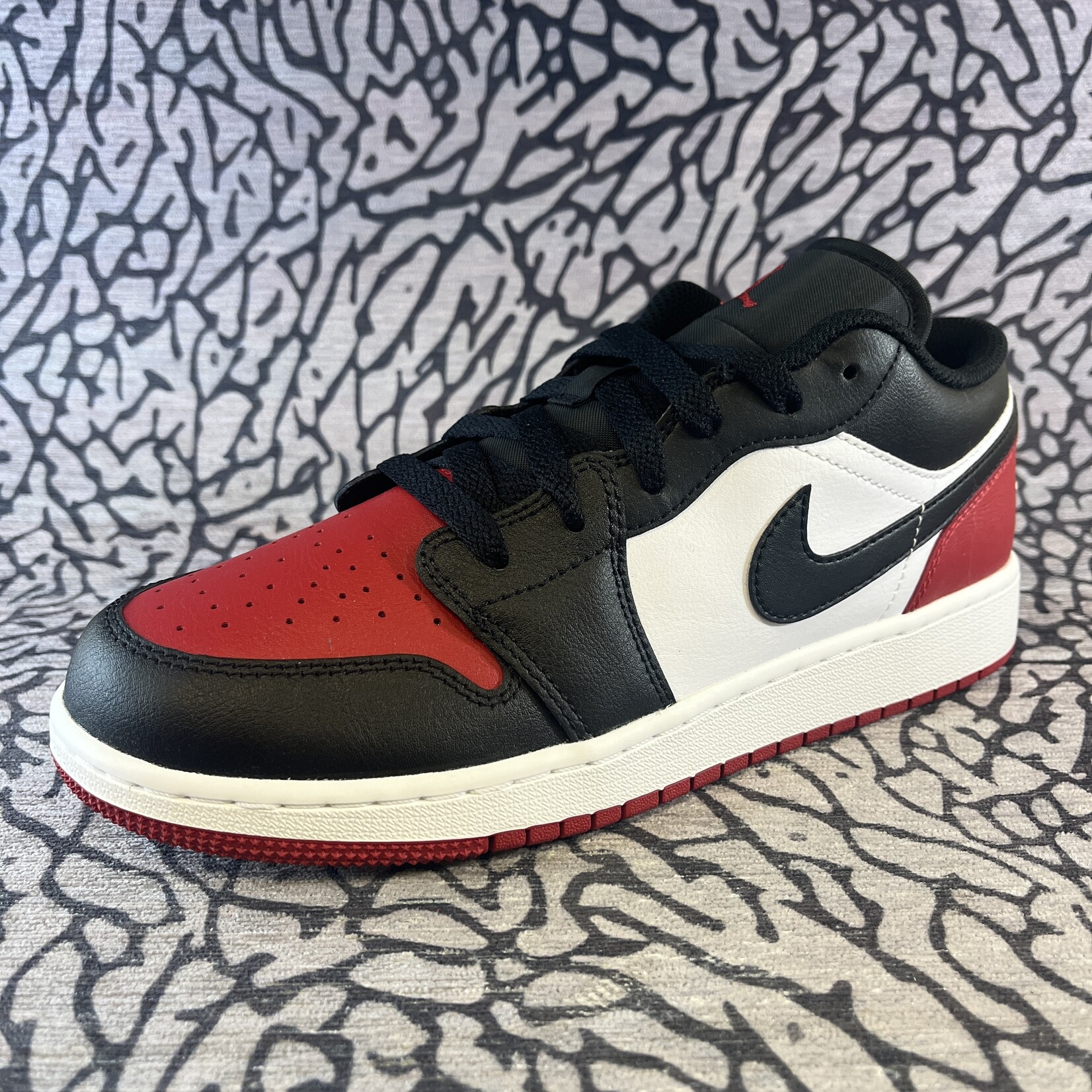 Air jordan bred low hot sale