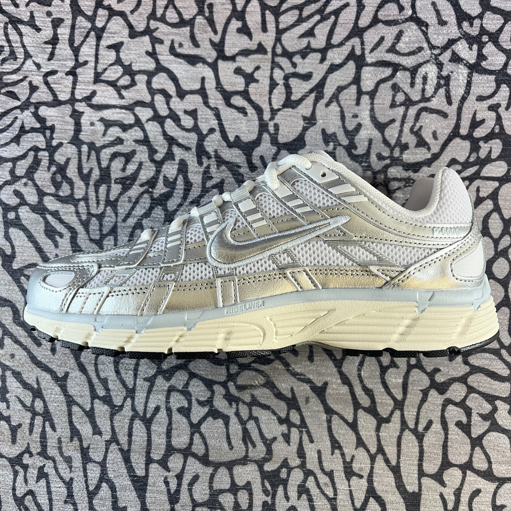 Nike Nike P-6000 White Blue Tint Sail Metallic Silver (Women's)