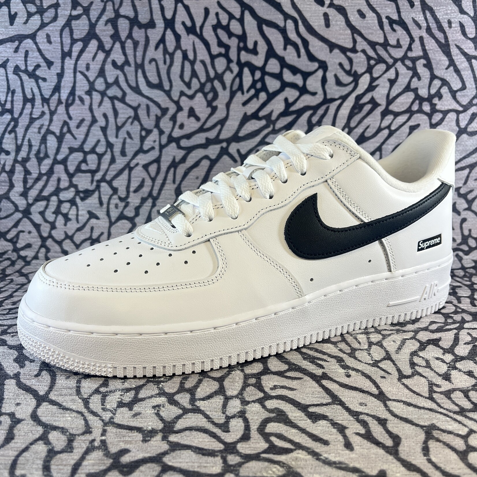 Nike Nike Air Force 1 Low Supreme White Black