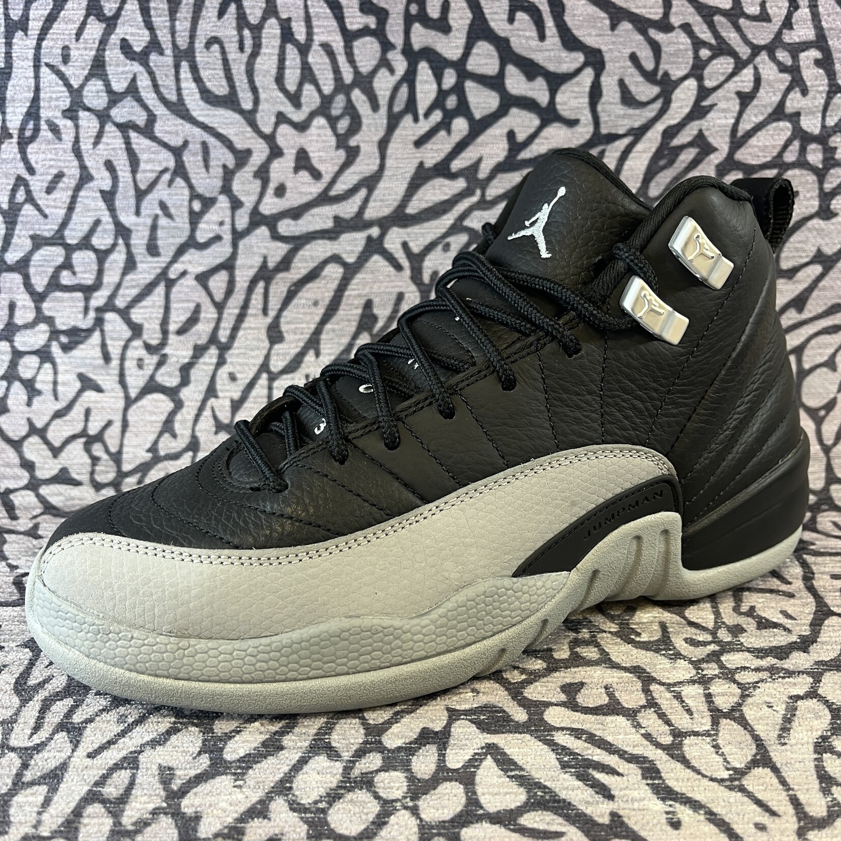 Jordan Pre-owned Air Jordan 12 Retro Barons (GS)