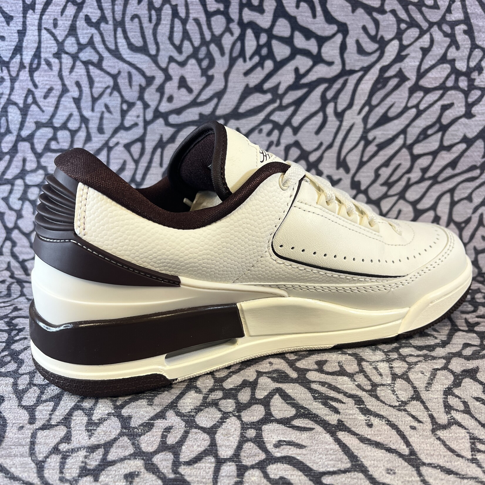 Jordan Air Jordan 2/3 Earth (Women's)