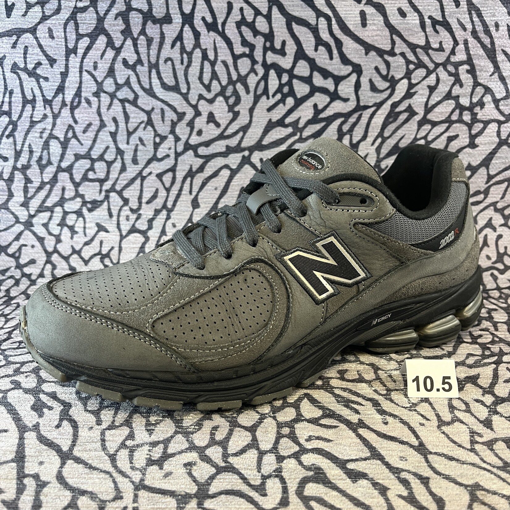 New Balance Pre-owned New Balance 2002R Castlerock Black
