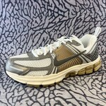 Nike Nike Vomero 5 Metallic Pewter Parachute Beige White Medium Ash (GS)
