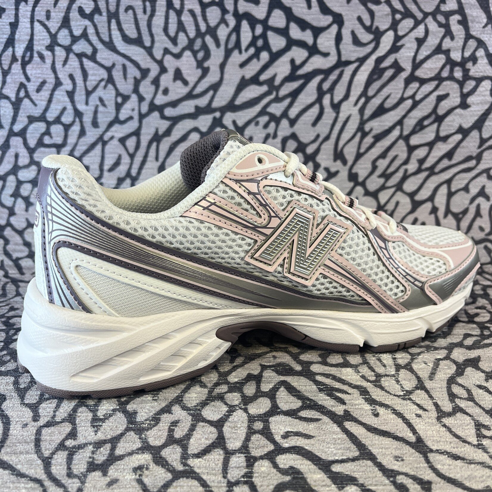 New Balance New Balance 740v2 Rose Sugar