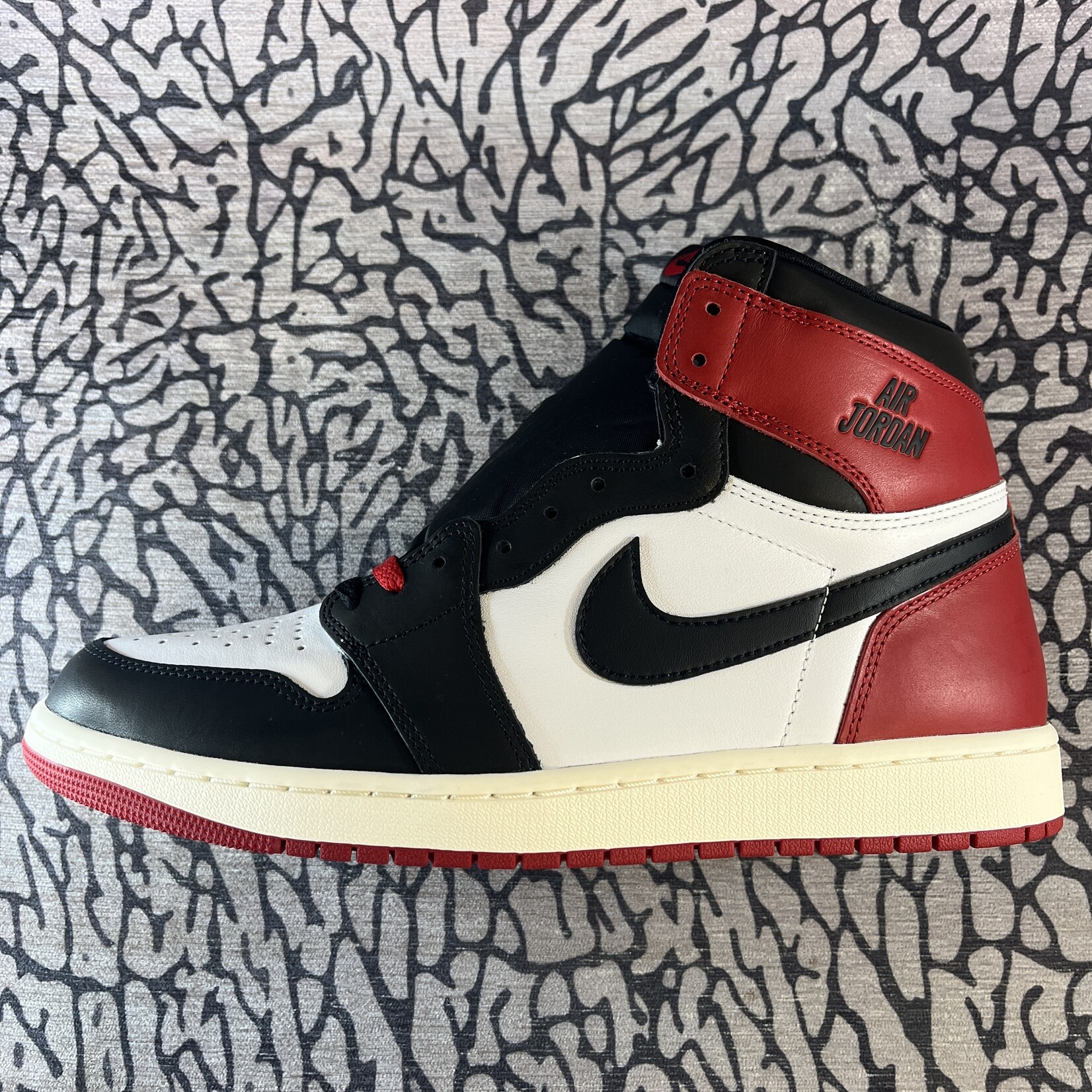 Jordan Air Jordan 1 Retro High OG Black Toe Reimagined