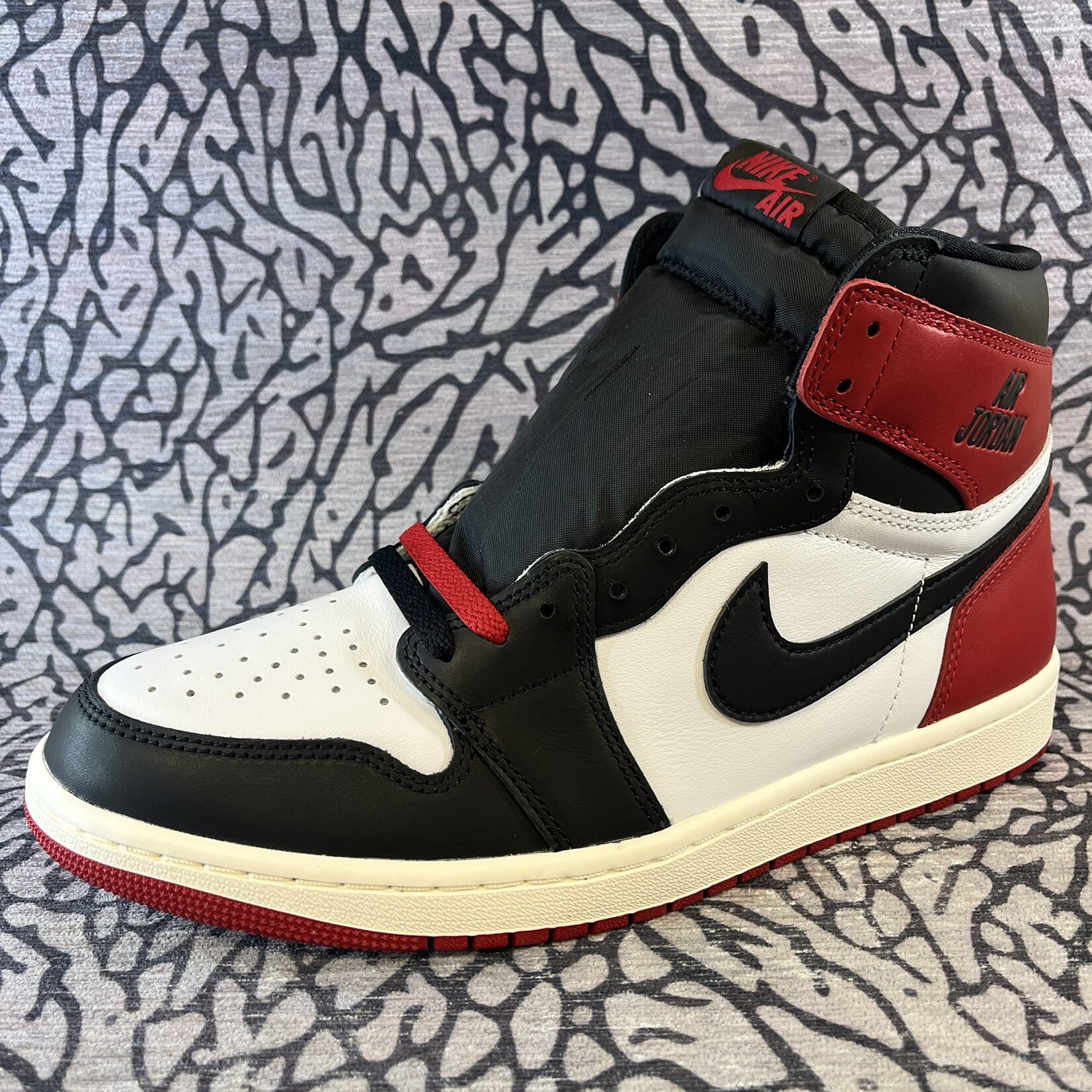 Jordan Air Jordan 1 Retro High OG Black Toe Reimagined (Replacement Box)