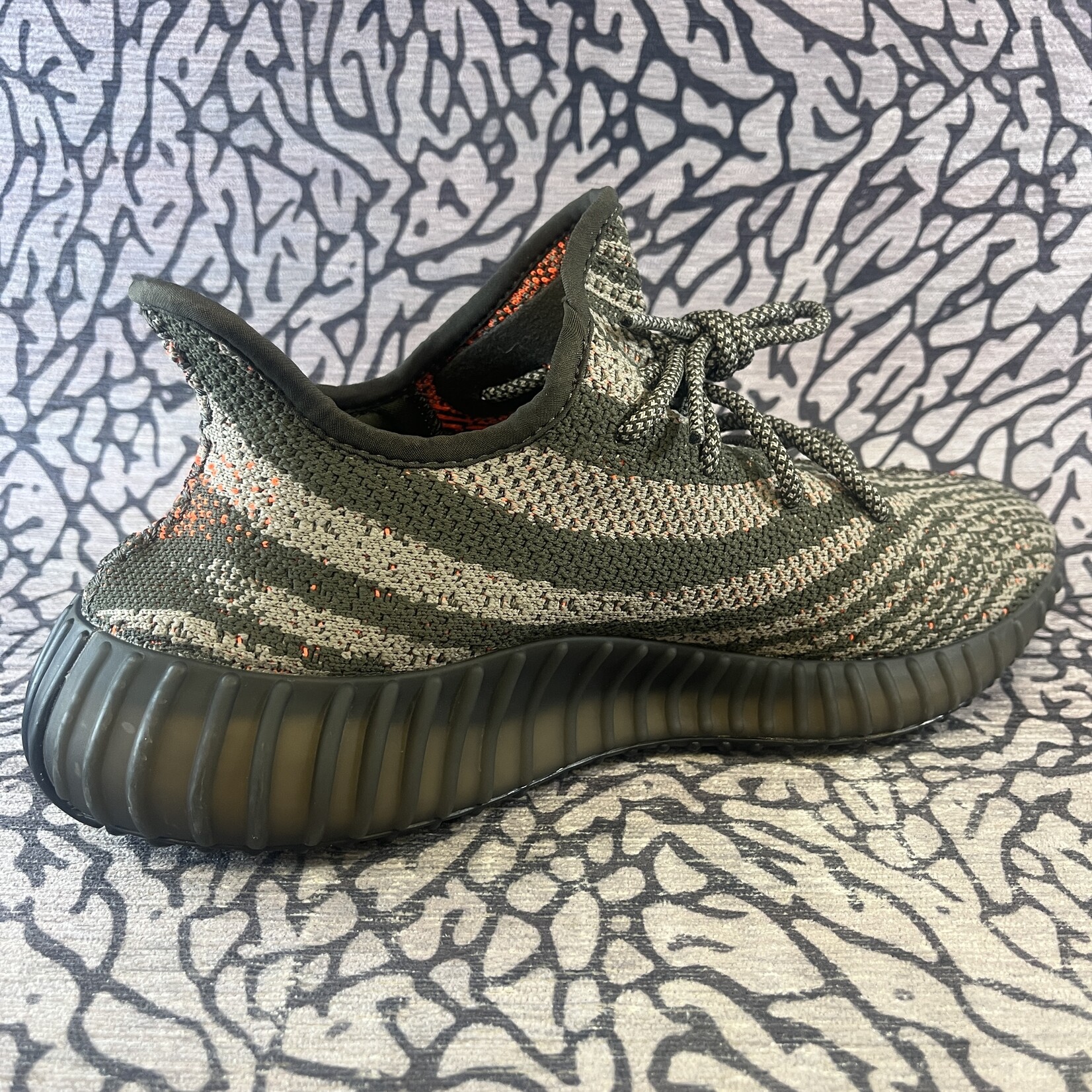 Yeezy Pre-owned Yeezy Boost 350 V2 Carbon Beluga