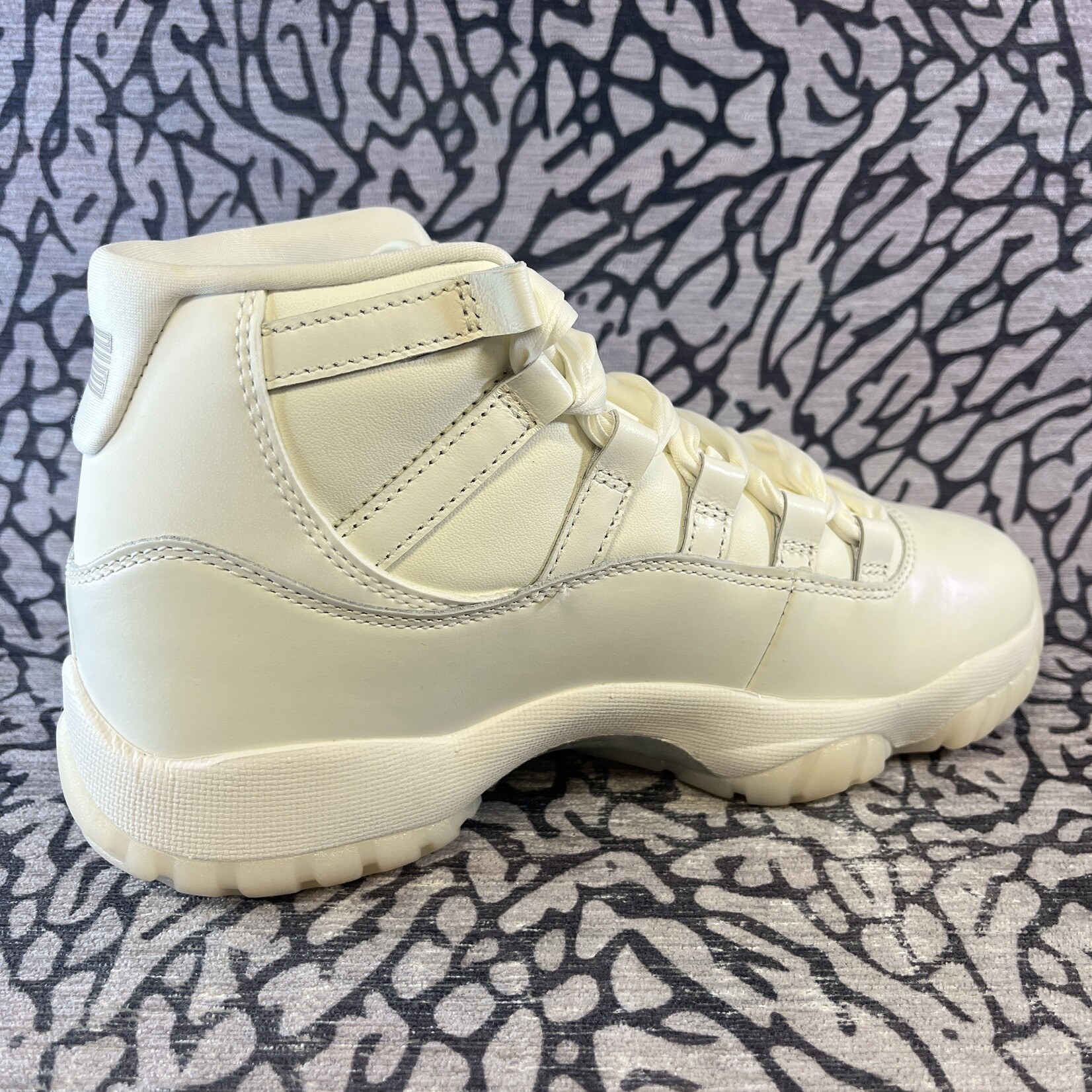 Jordan Pre-owned Air Jordan 11 Retro Pearl (Women's)