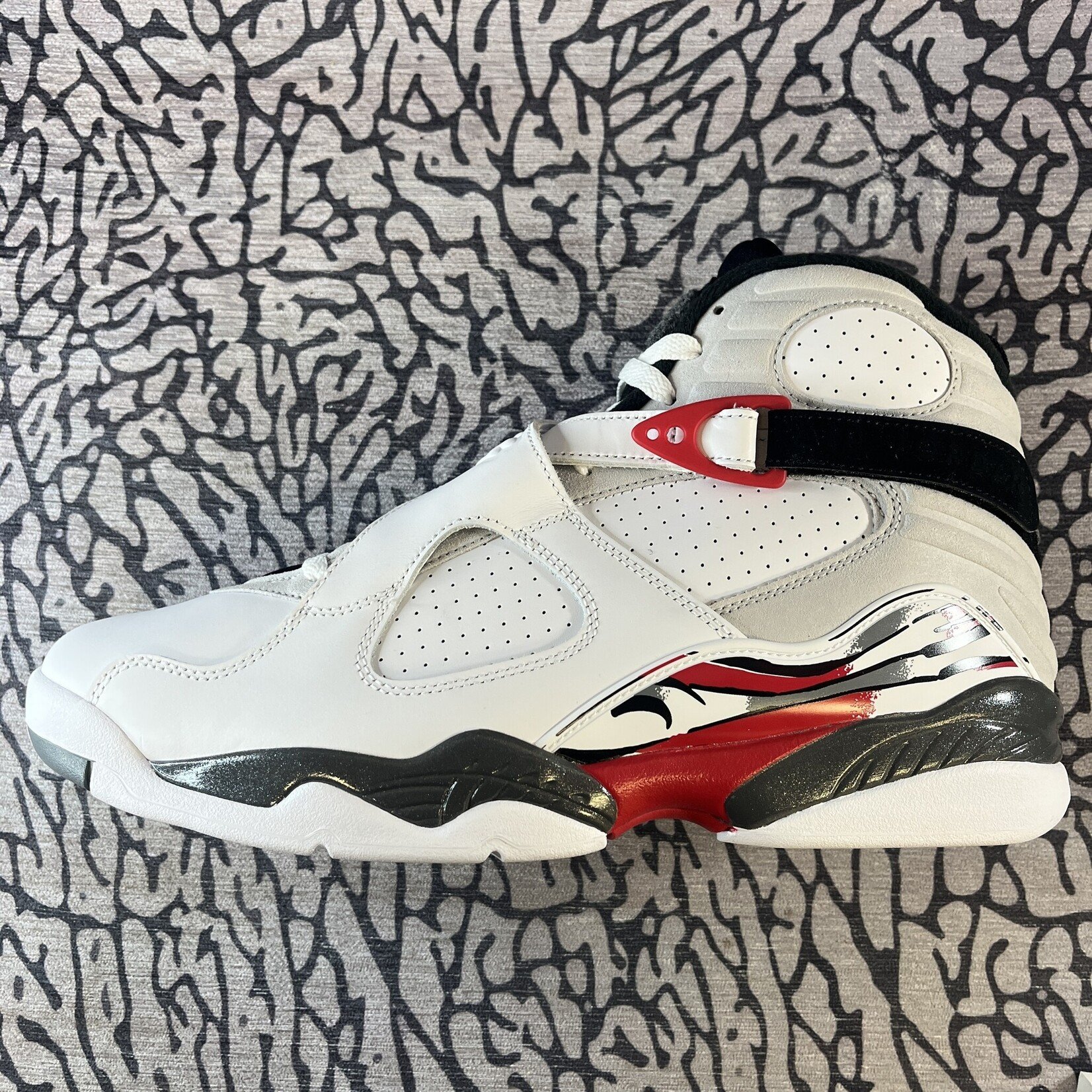 Jordan Air Jordan 8 Retro White True Red Bugs Bunny
