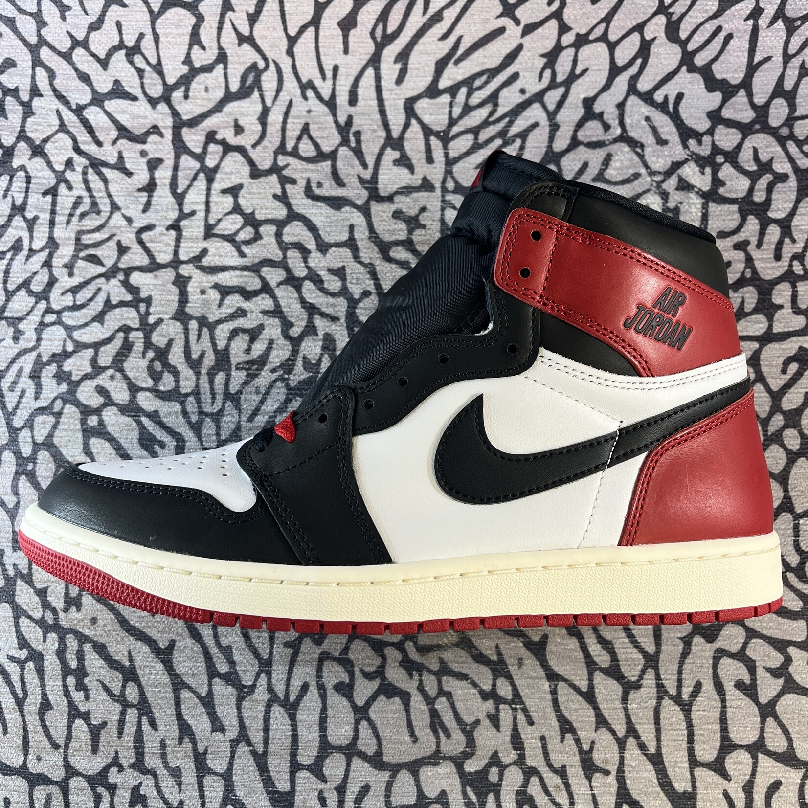 Jordan Air Jordan 1 Retro High OG Black Toe Reimagined