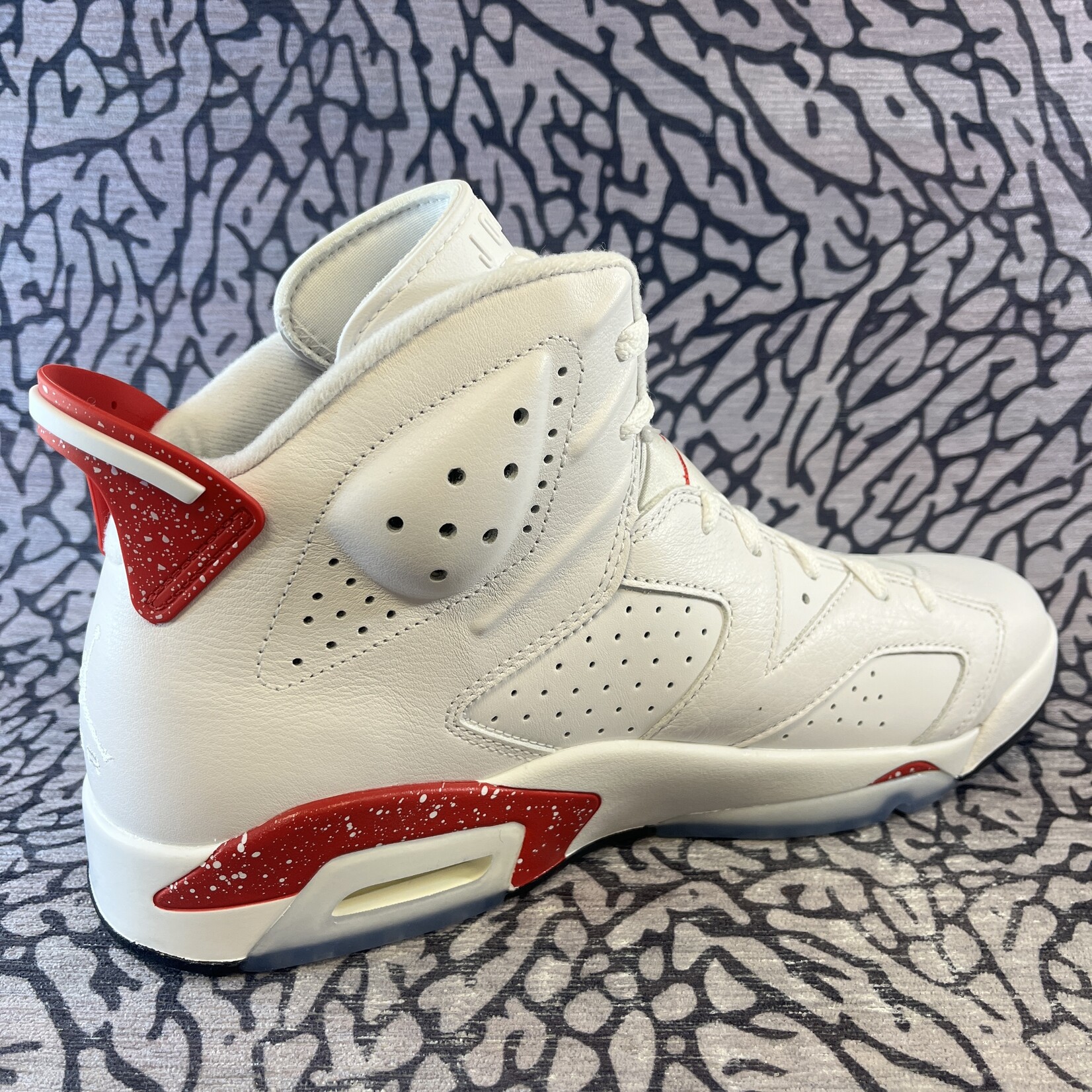 Jordan Air Jordan 6 Retro Red Oreo