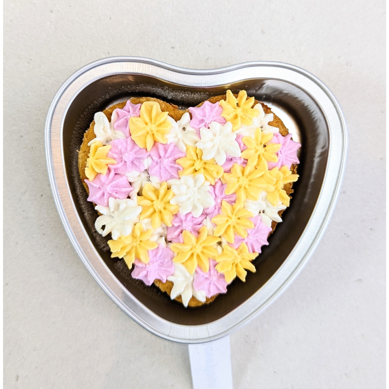 Loveyloos Loveyloos Frosted Pupcake IN-STORE PICKUP ONLY