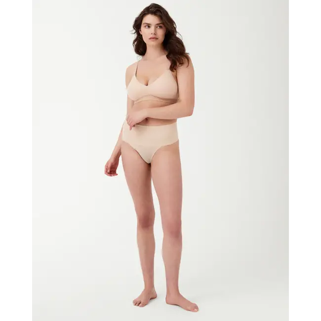 SPANX UNDIE-TECTABLE THONG SP0115