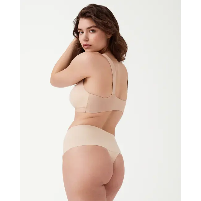 SPANX UNDIE-TECTABLE THONG SP0115
