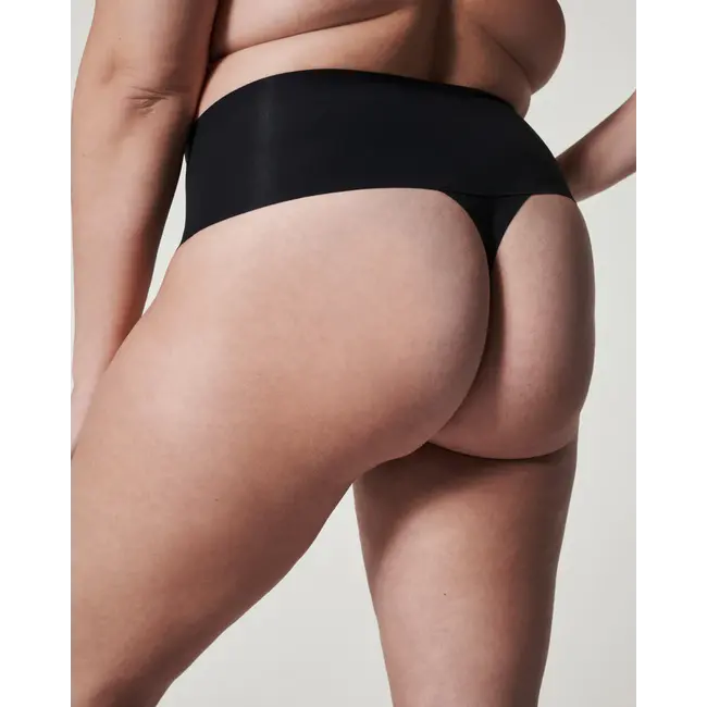 SPANX UNDIE-TECTABLE THONG SP0115