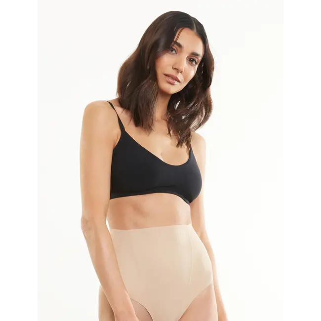 ZONE SMOOTHING THONG CC121 - Basics Underneath