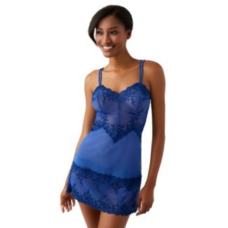 EMBRACE LACE CHEMISE