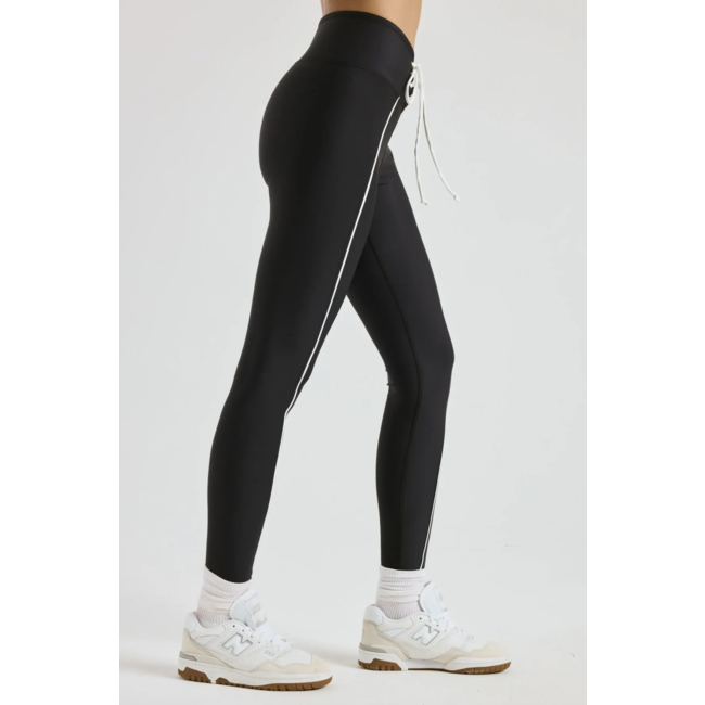 YEAR OF OURS THE FIELD LEGGING TN4083