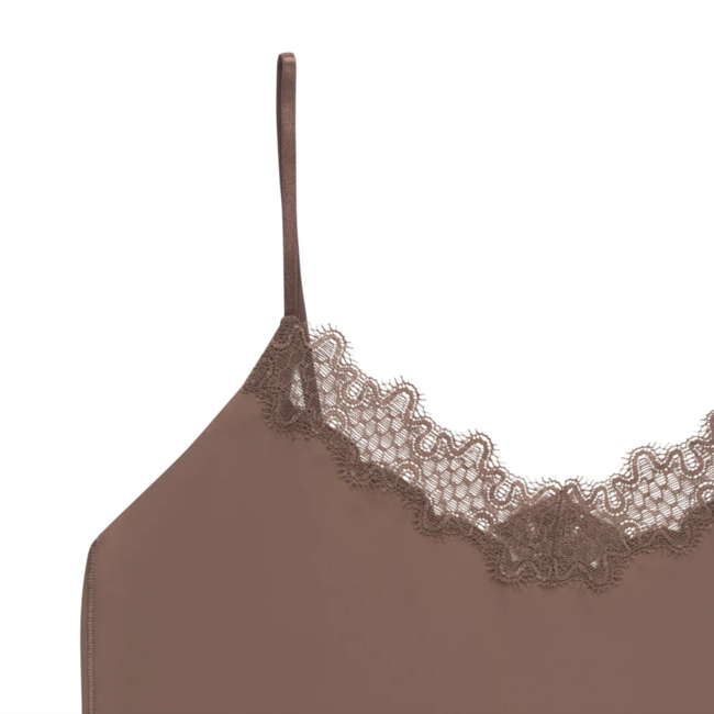 UWILLA WARRIOR SEAMLESS CAMI WITH LACE 9003