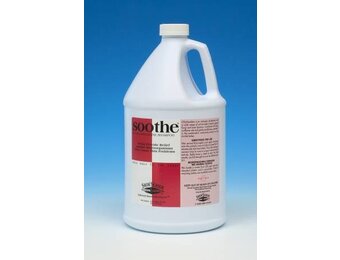 ShowSeason Soothe 3% Chlorhexidine Pet Shampoo  1 Gallon